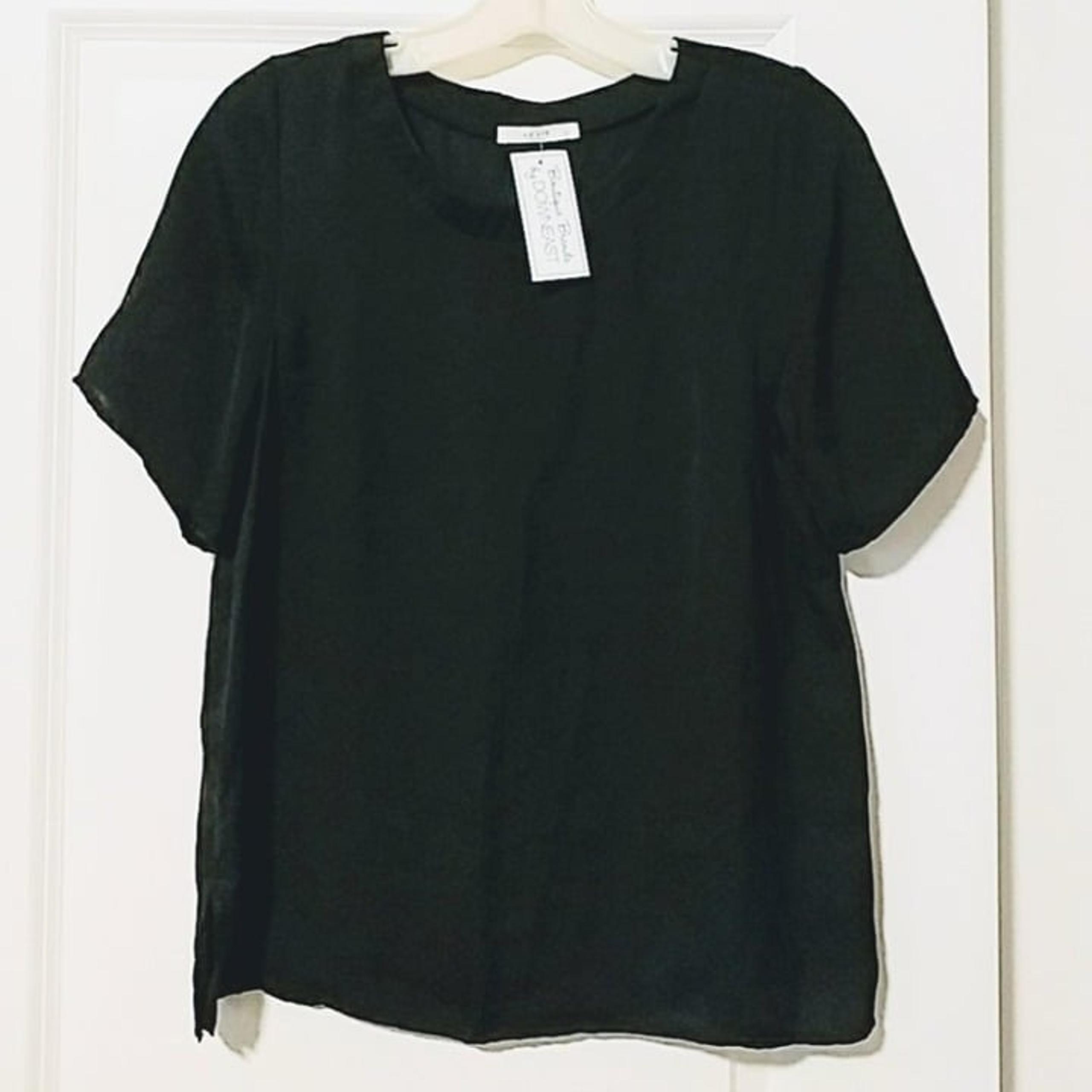 New With Tags Women's Le Lis Black & Gray Short Sleeve Blouse  Size Small