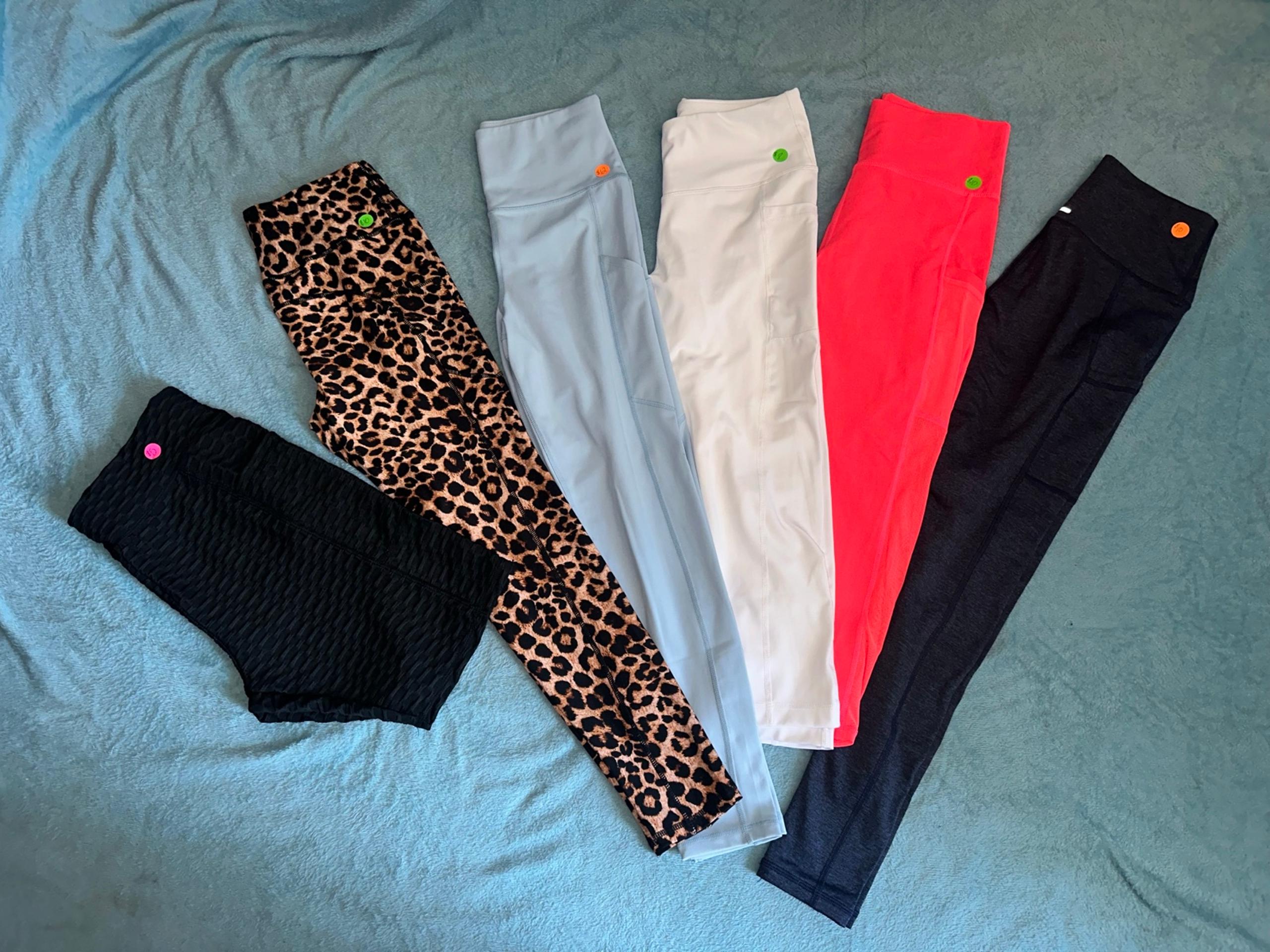 women’s leggings w/pockets *bundle* size MED