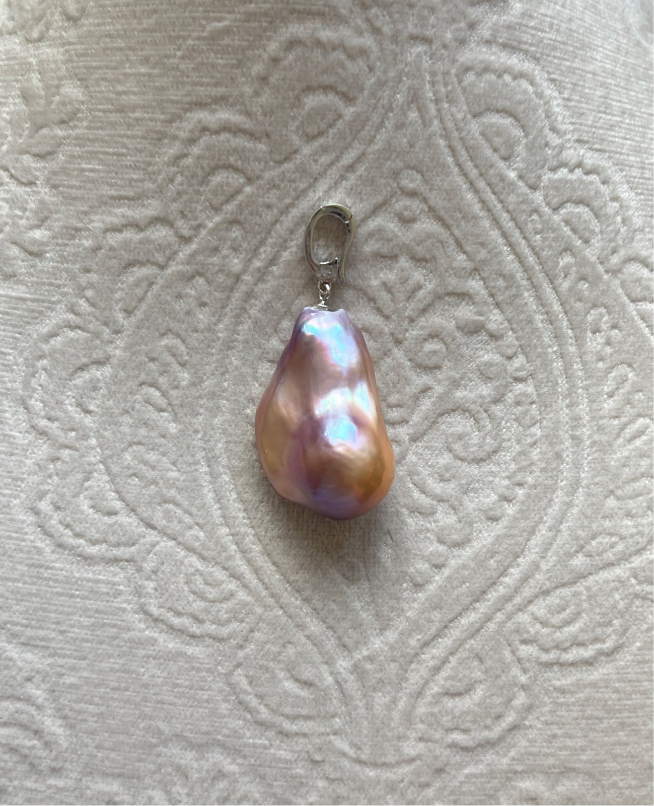 New handmade natural baroque pearl pendant