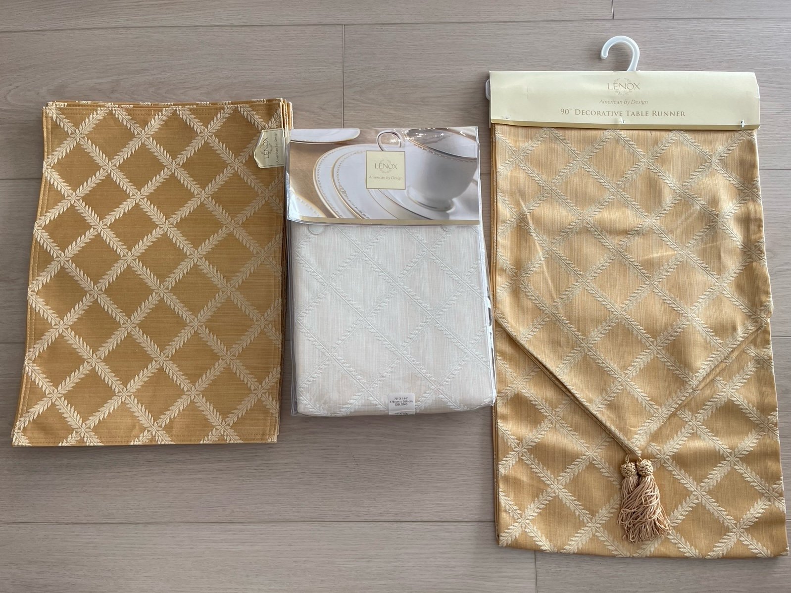 Laurel Leaf Table Linen Collection