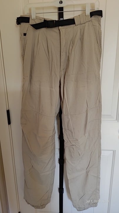 The North Face shell pants/shorts (two pairs set)