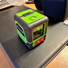Self-leveling Green Cross laser tool with vertical and horizontal lines - NEW!