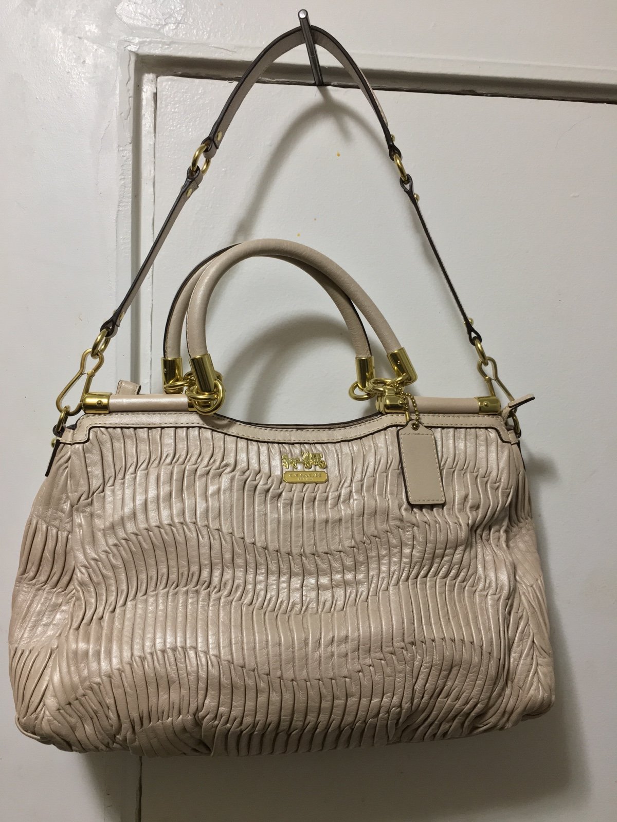 Coach Madison Carrie Gathered Leather, Gray/Gold. Brand new without tag and dust