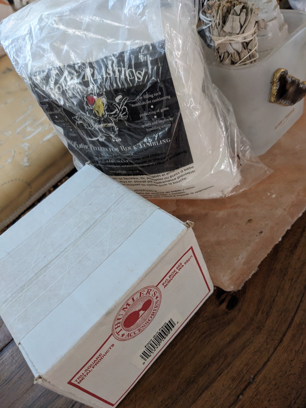 Rock tumbling grit and polishing pellets