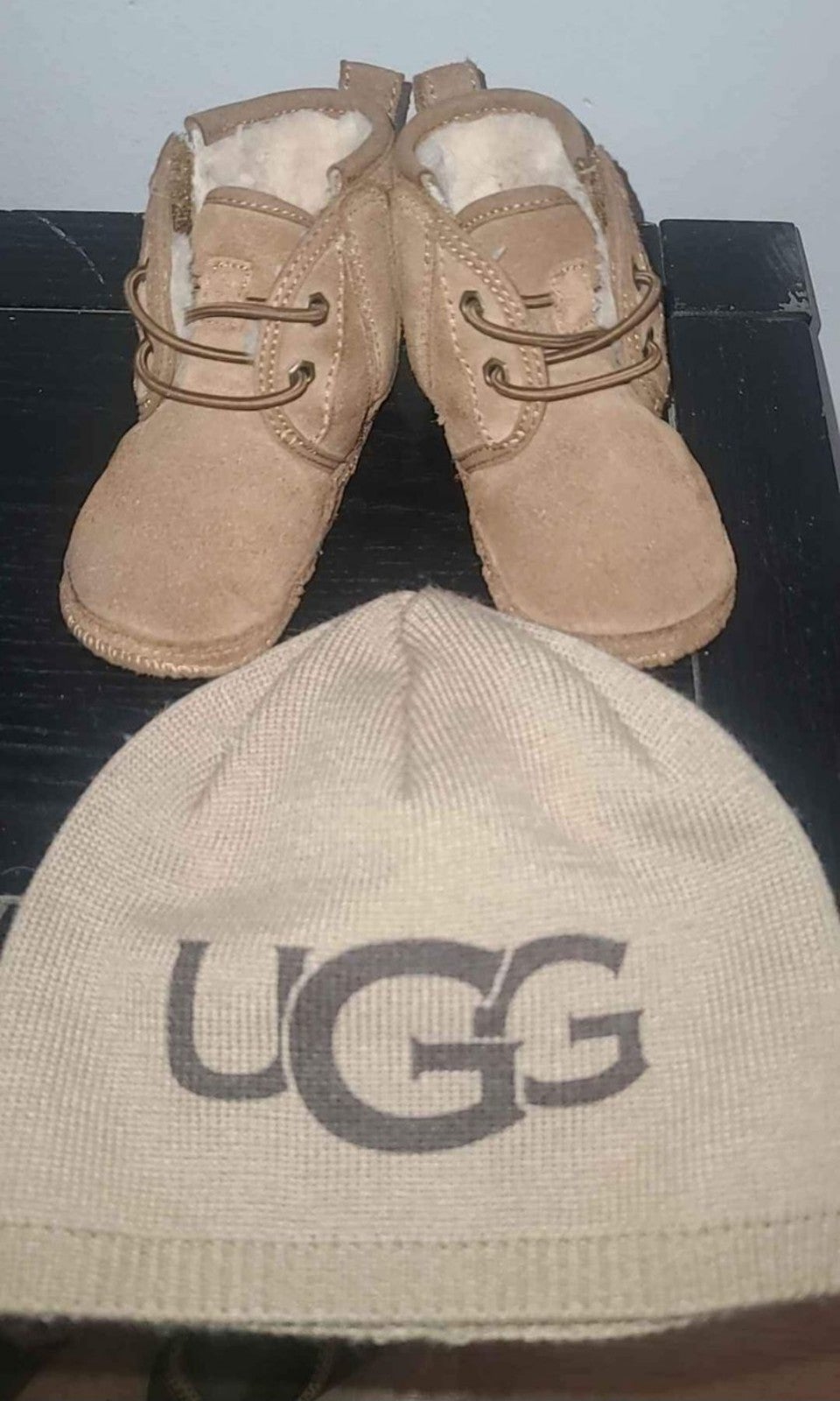 BABY NEUMEL & UGG BEANIE