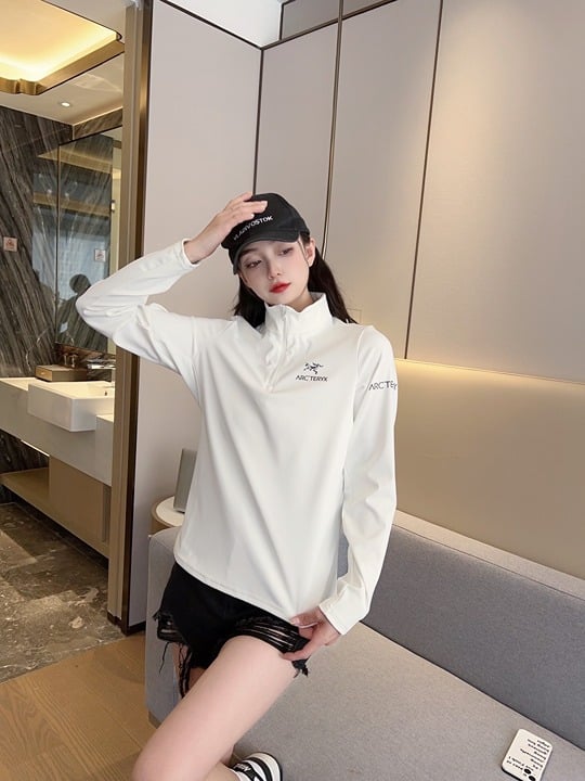 ARC'TERYX! Spring new style simple casual half high neck long sleeve T-shirt