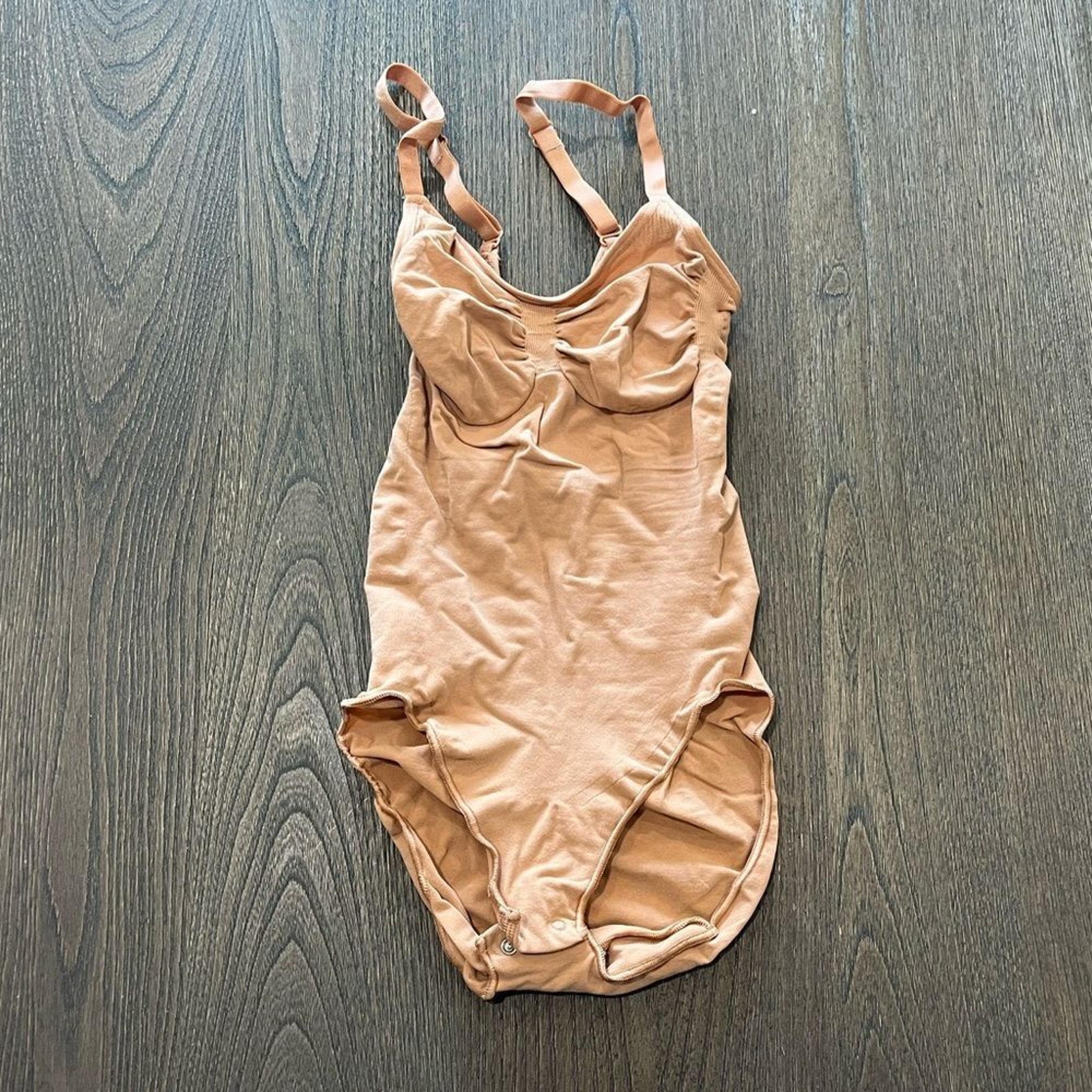 NWOT Skims Sculpting Bodysuit - Size S/M