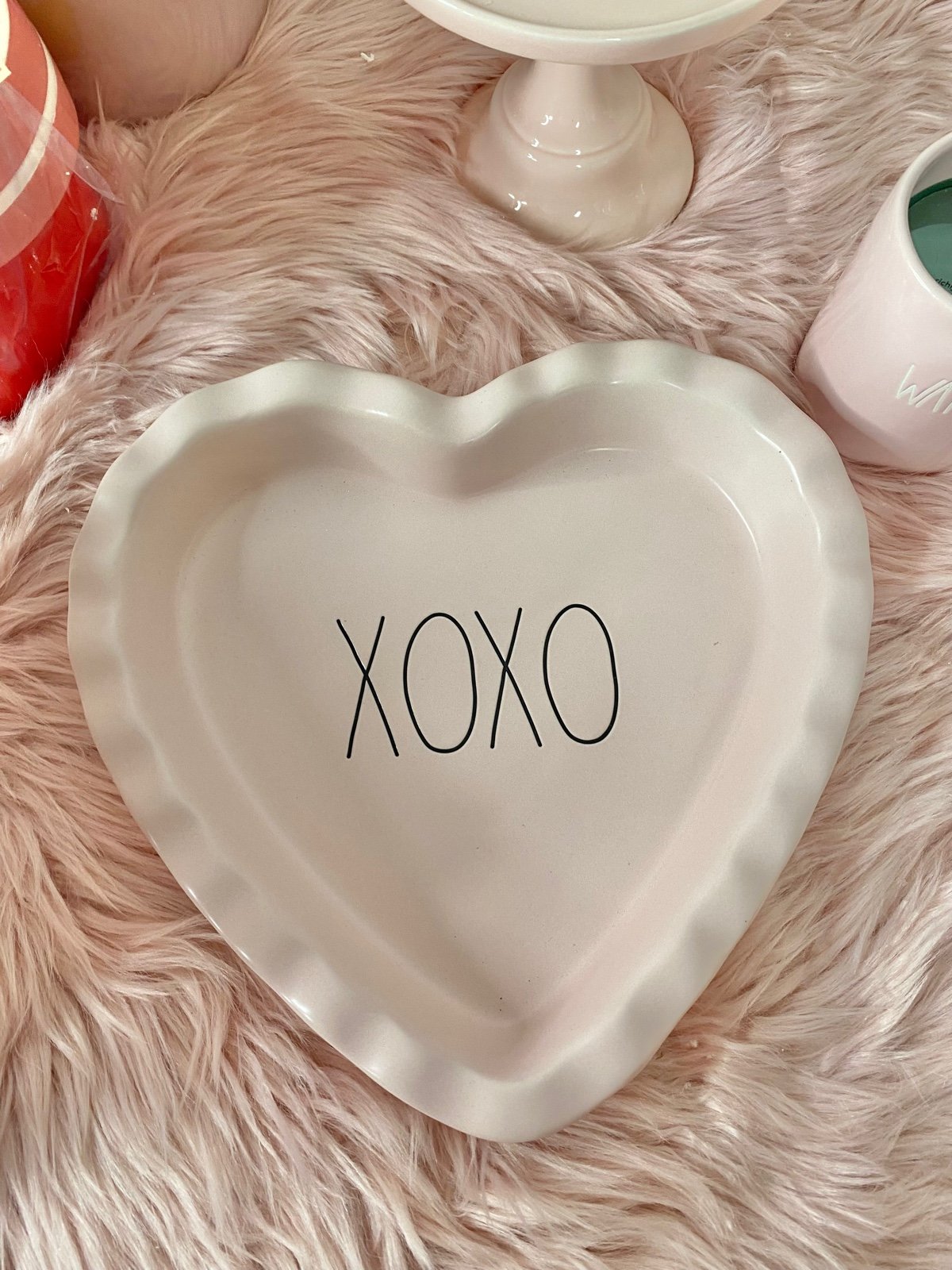 Raedunn xoxo heart pie plate