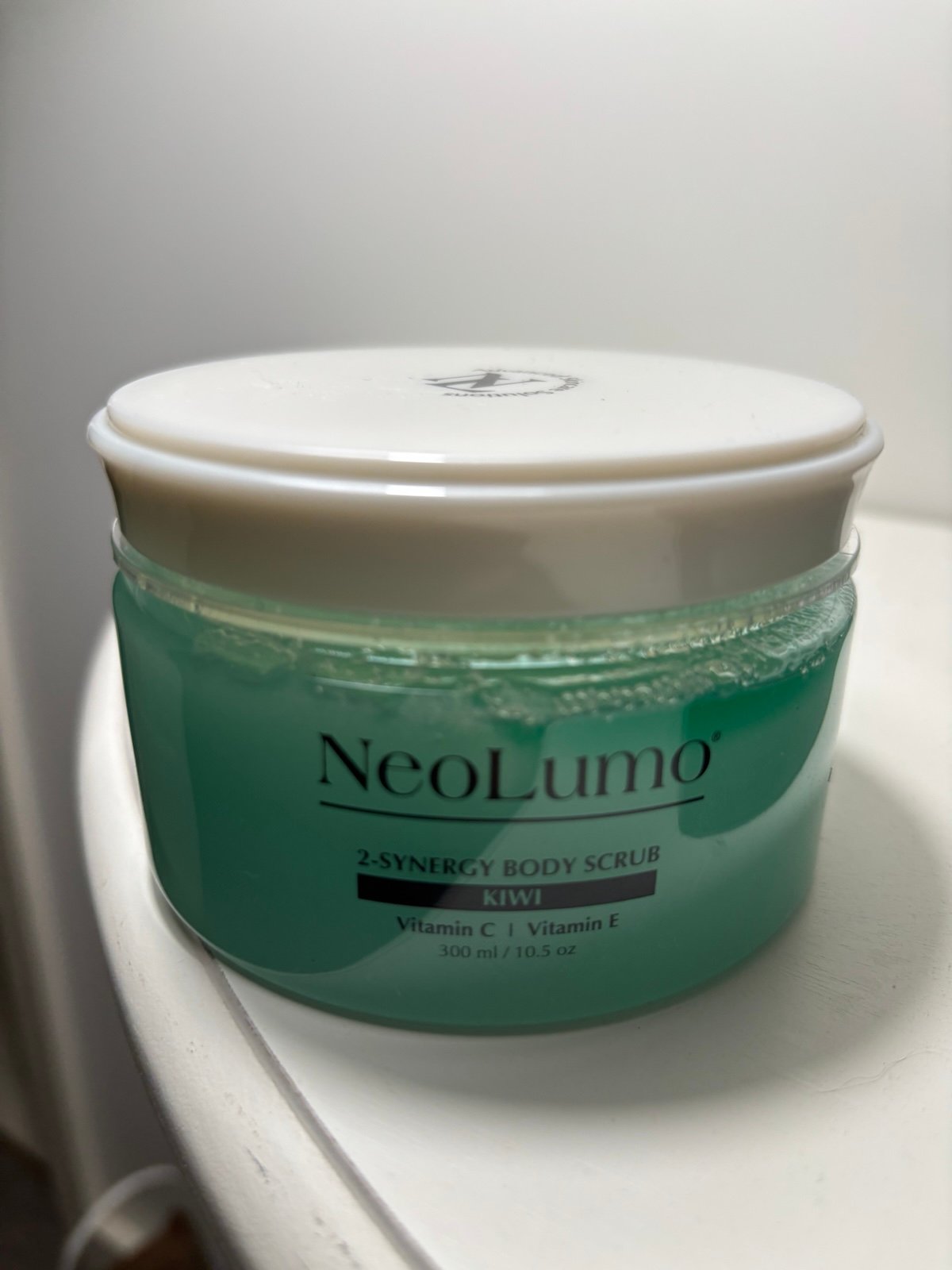 NeoLumo 2-synergy body scrub - kiwi