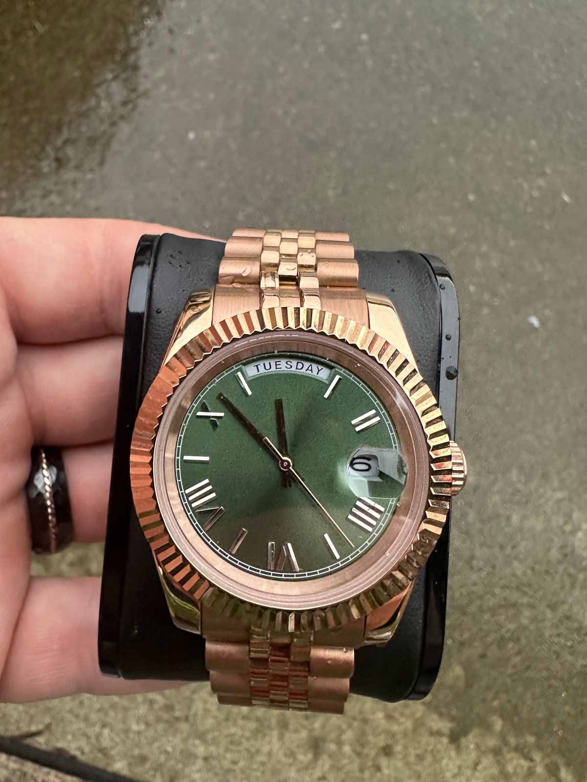 Custom Day Date mod