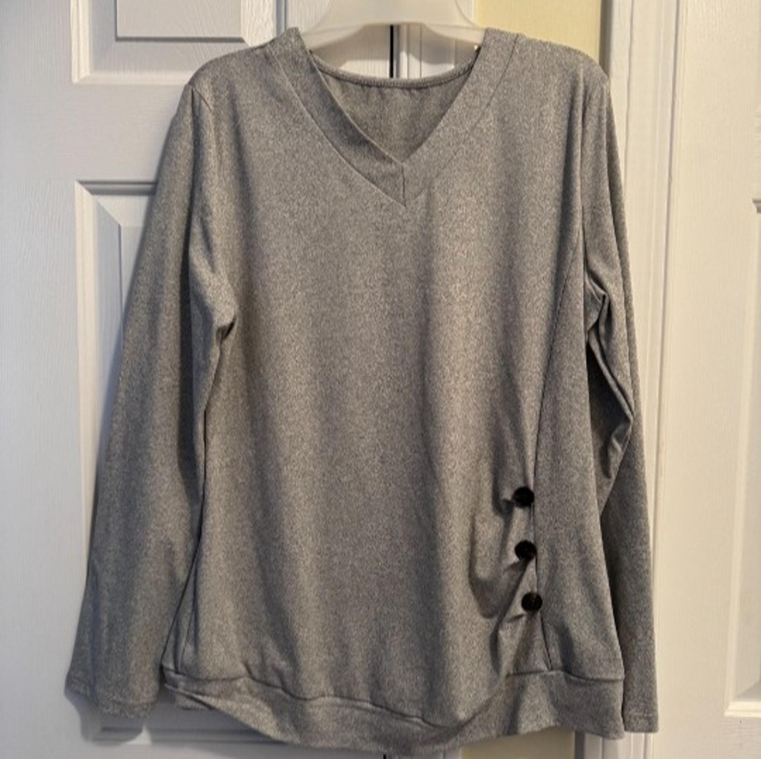 NWOT Women's Shein Gray Long-Sleeved Knit Top  - Size XL