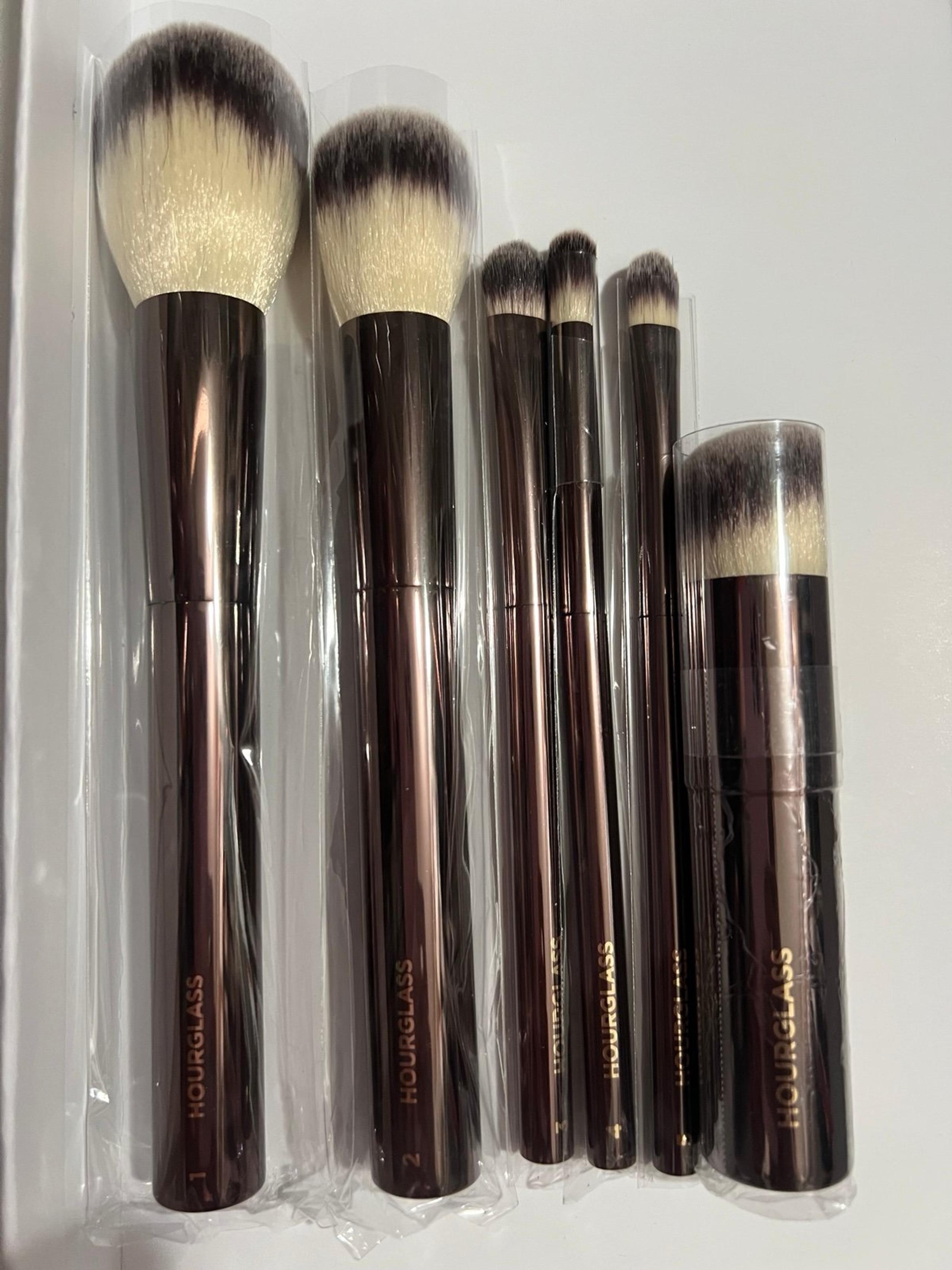 ♥️BRAND NEW HOURGLASS BRUSH BUNDLE!!♥️