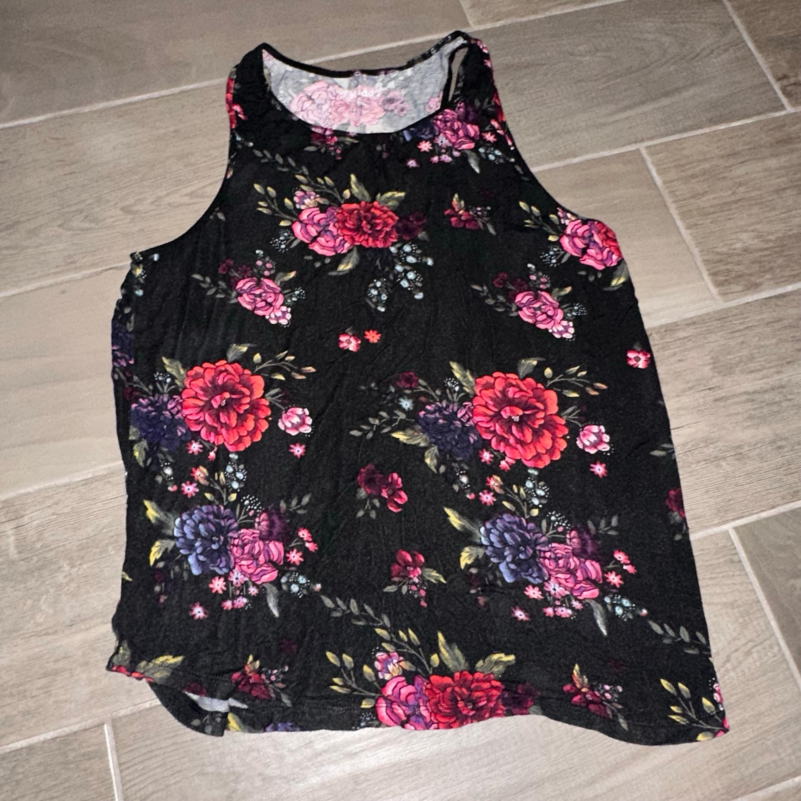 Womens mudd floral tank top