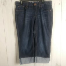 Merona mid-rise capris size 14