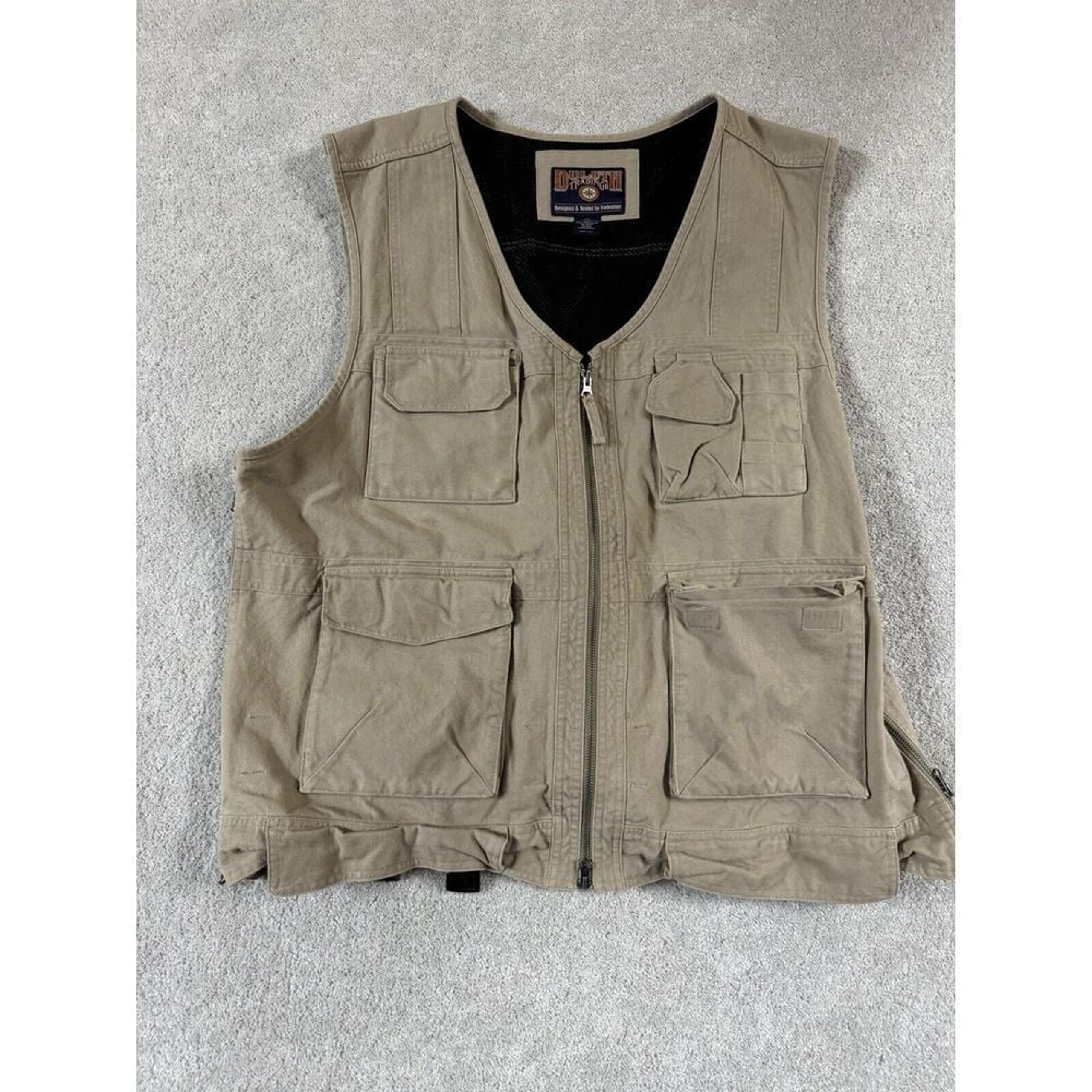 Duluth Trading Utility Vest Mens XXL  Beige Nylon Fishing Hunting Work Vented