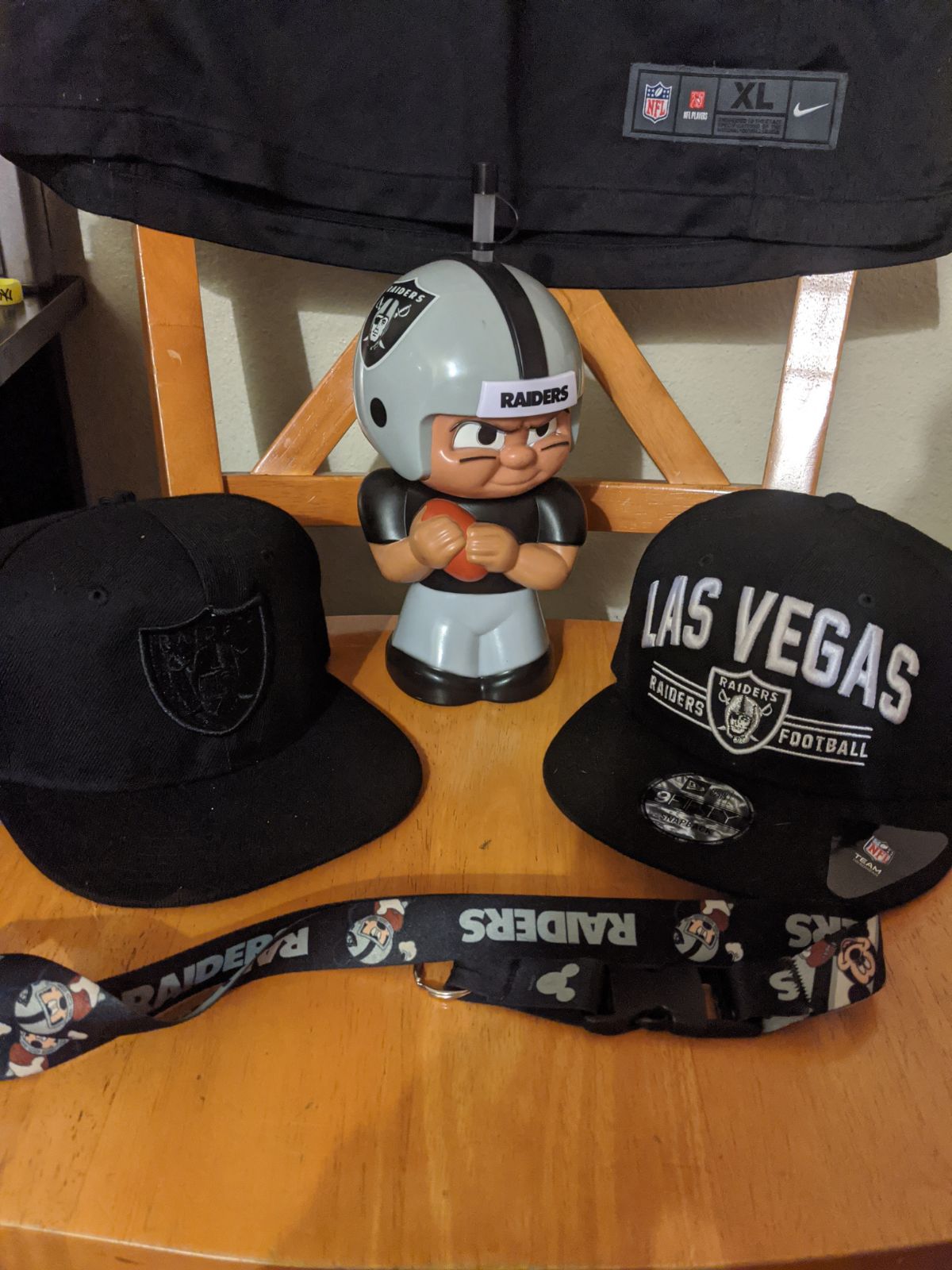RAIDERS MEMORALBIA & MISC Fan Gear