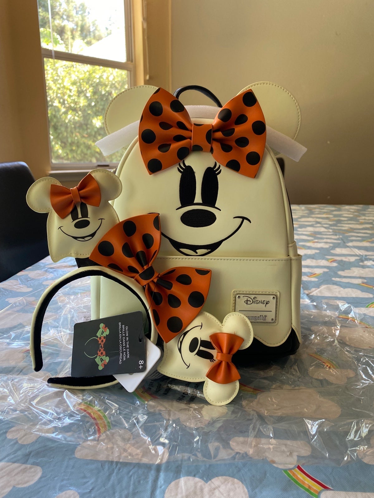 Loungefly Minnie shops Mouse Ghost Glow-In-The-Dark Mini Backpack & Headband
