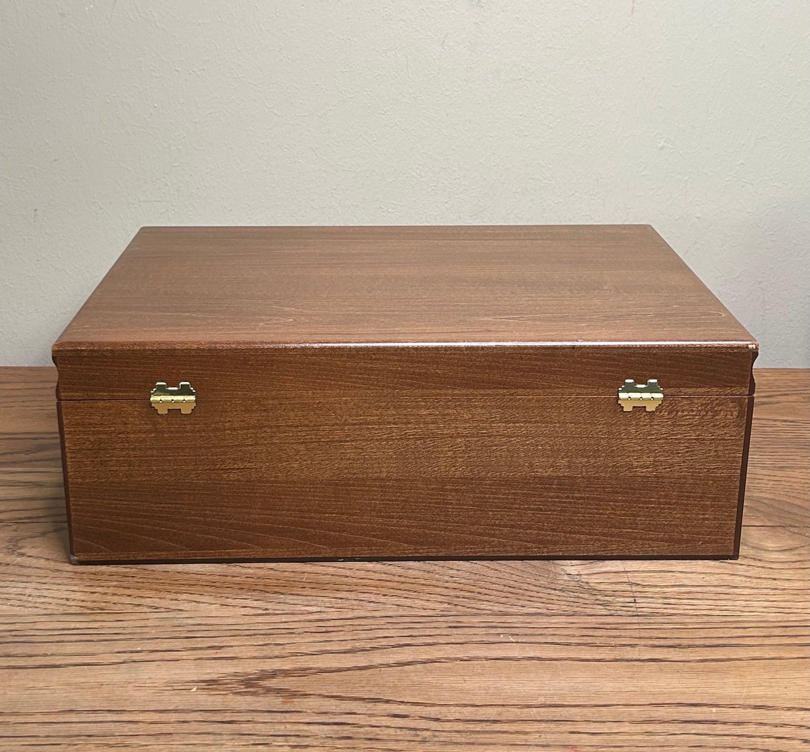 VTG with 1 Drawer Silverware Storage Chest with Handles