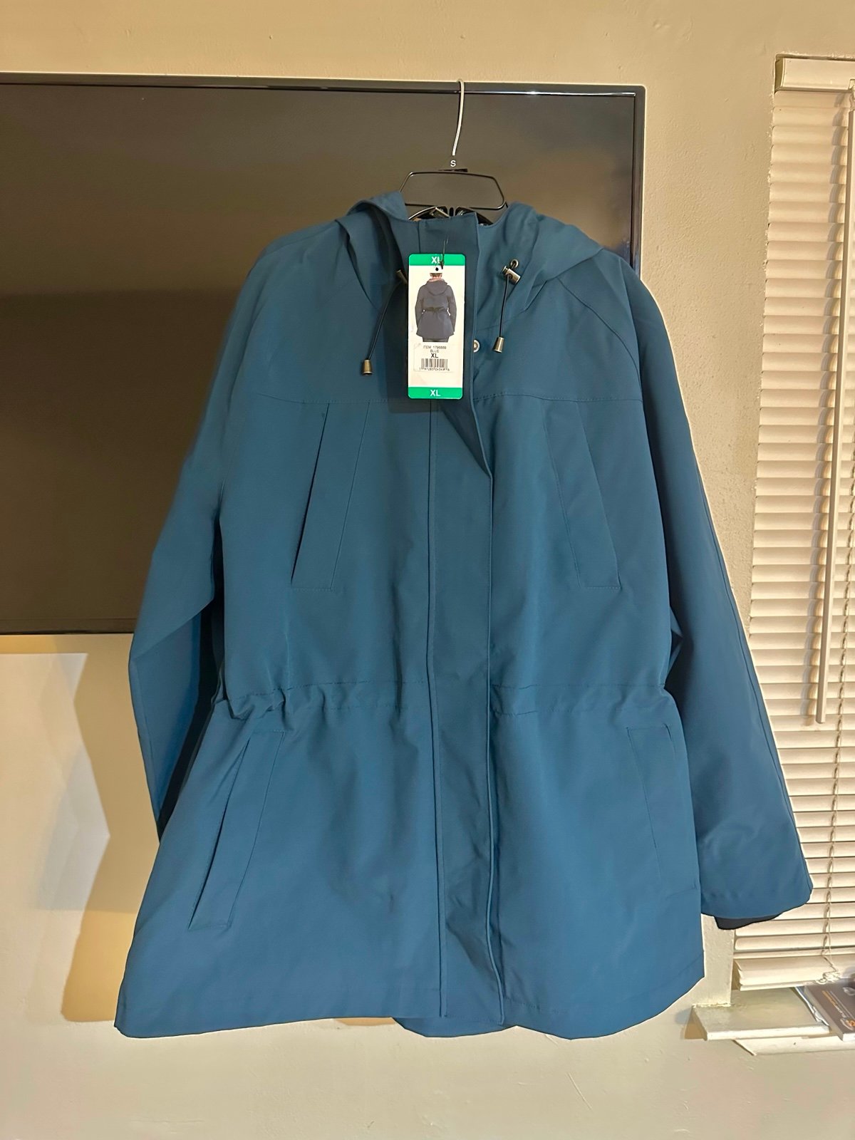 Pendleton Women’s Rain Jacket NWT 179