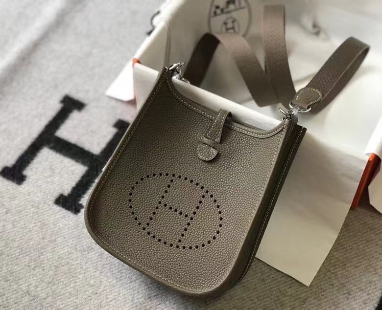 Elephant gray lychee grain bag