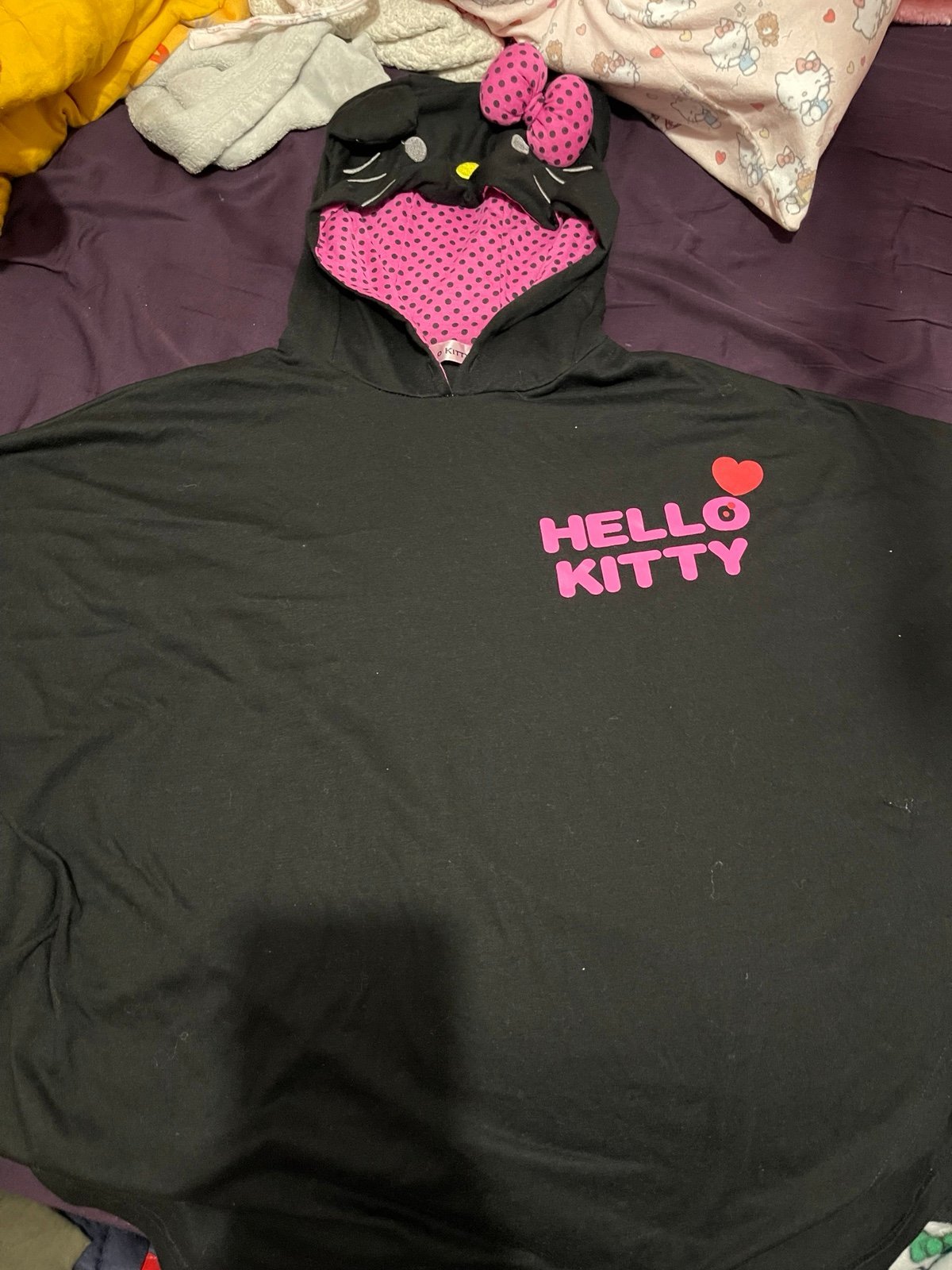 HELLO KITTY CLOAK