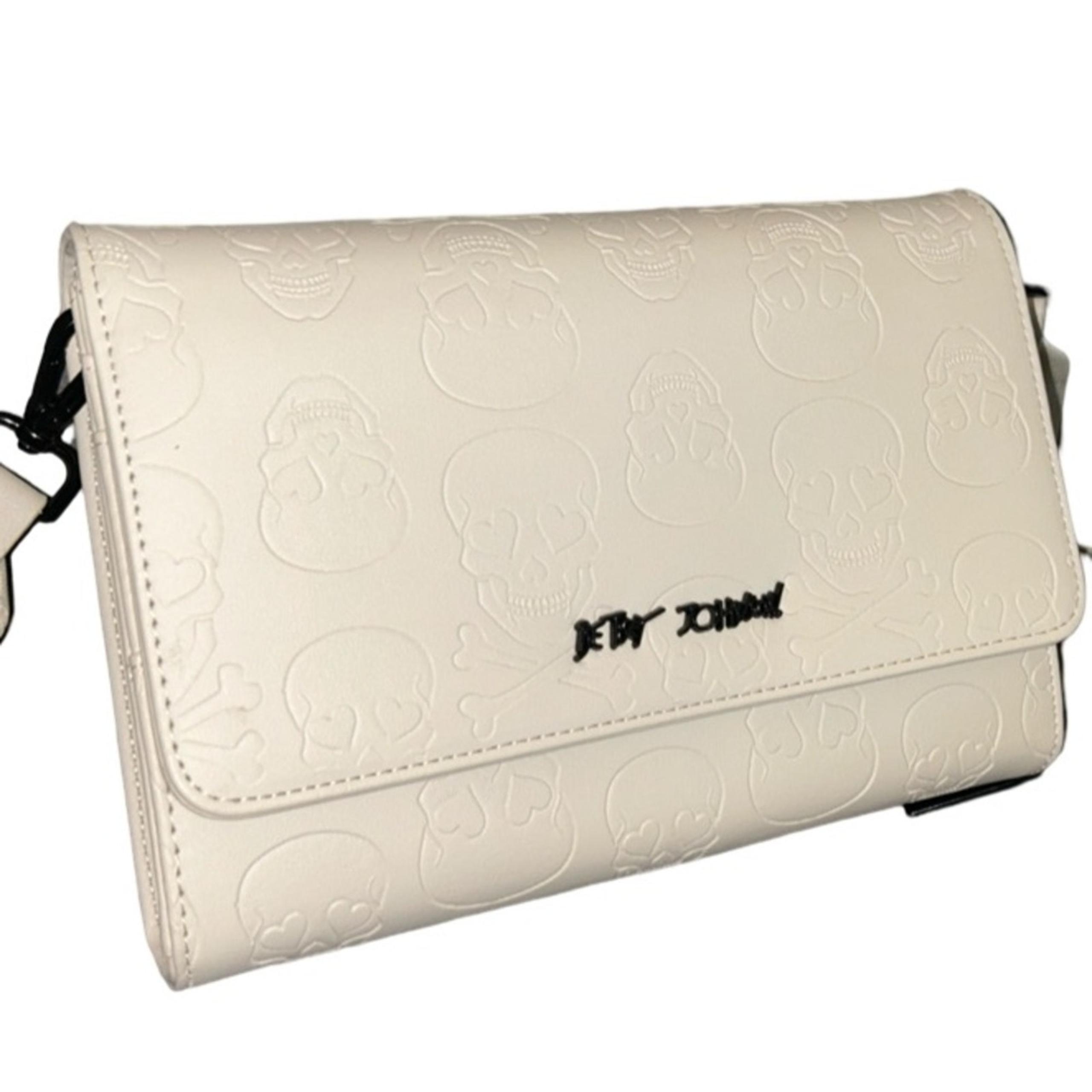 BETSEY JOHNSON BONE FAUX LEATHER CROSSBODY CREAM COLOR SKULLS & CROSSBONES NWT