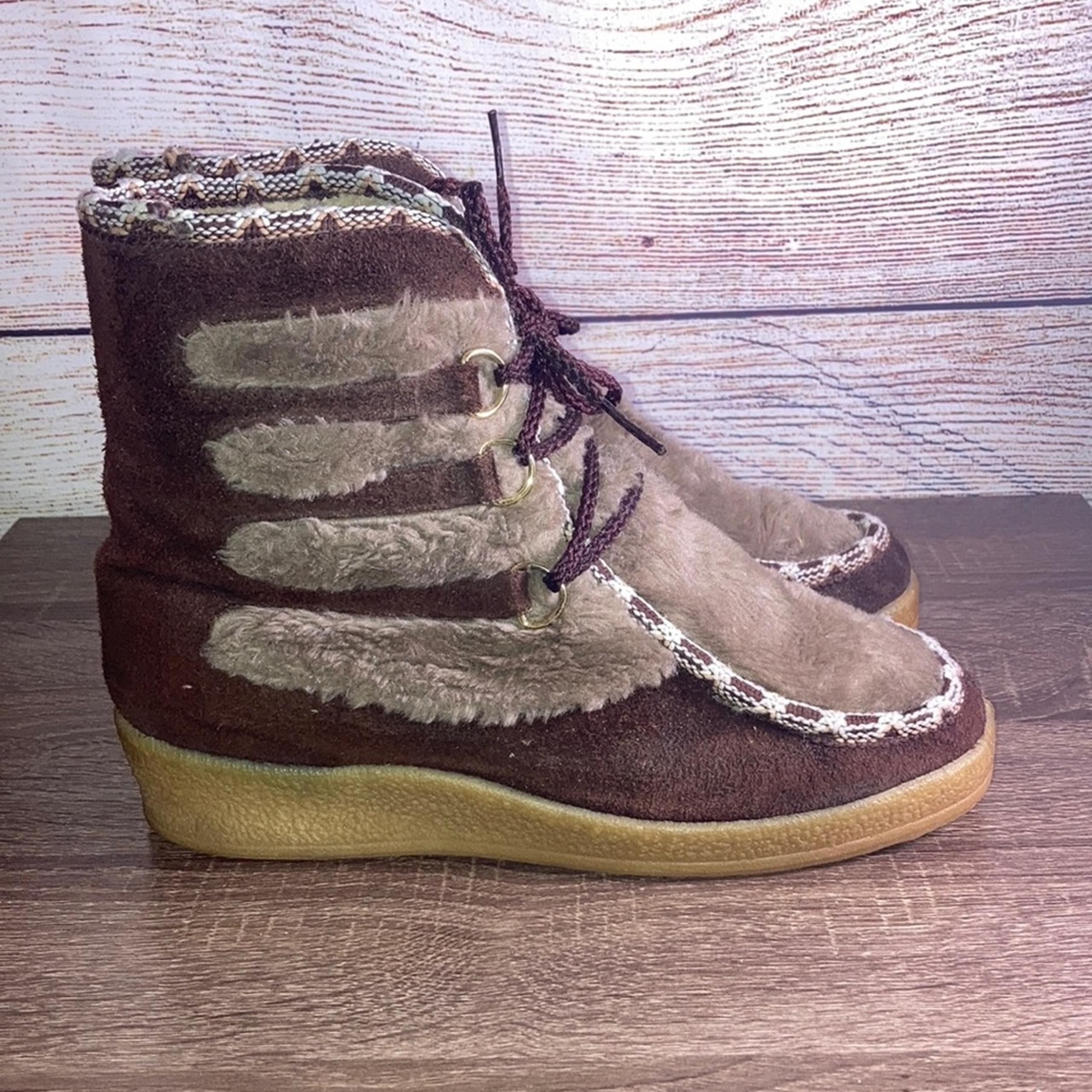Vintage  70’s Quoddy Moccasins Brown Suede Faux Fur Lace-Up Boots Size 10 Wedge