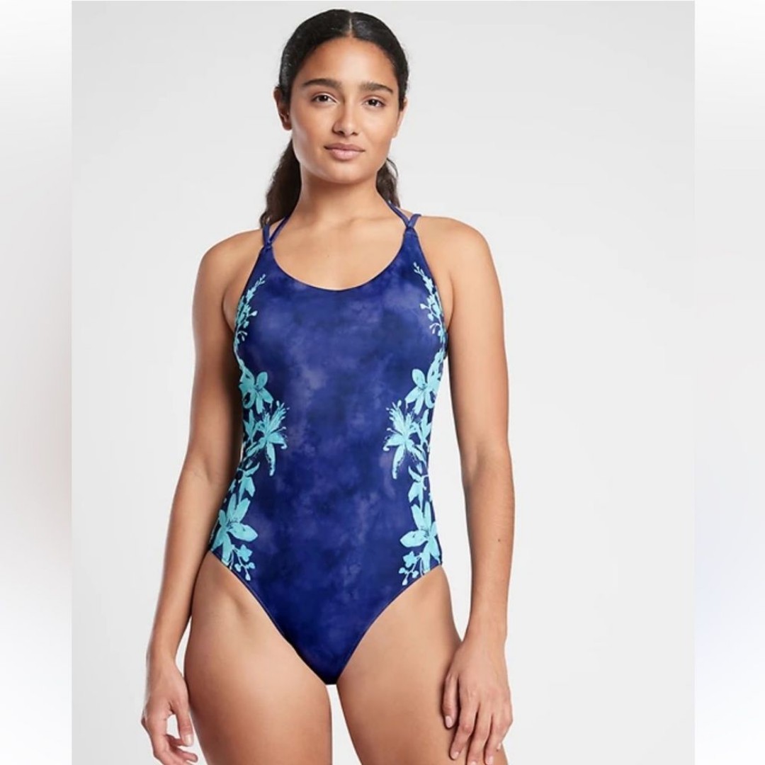 Athleta M Keyhole Back Halter One Piece Swimsuit Blue Hibiscus Marble Tropical