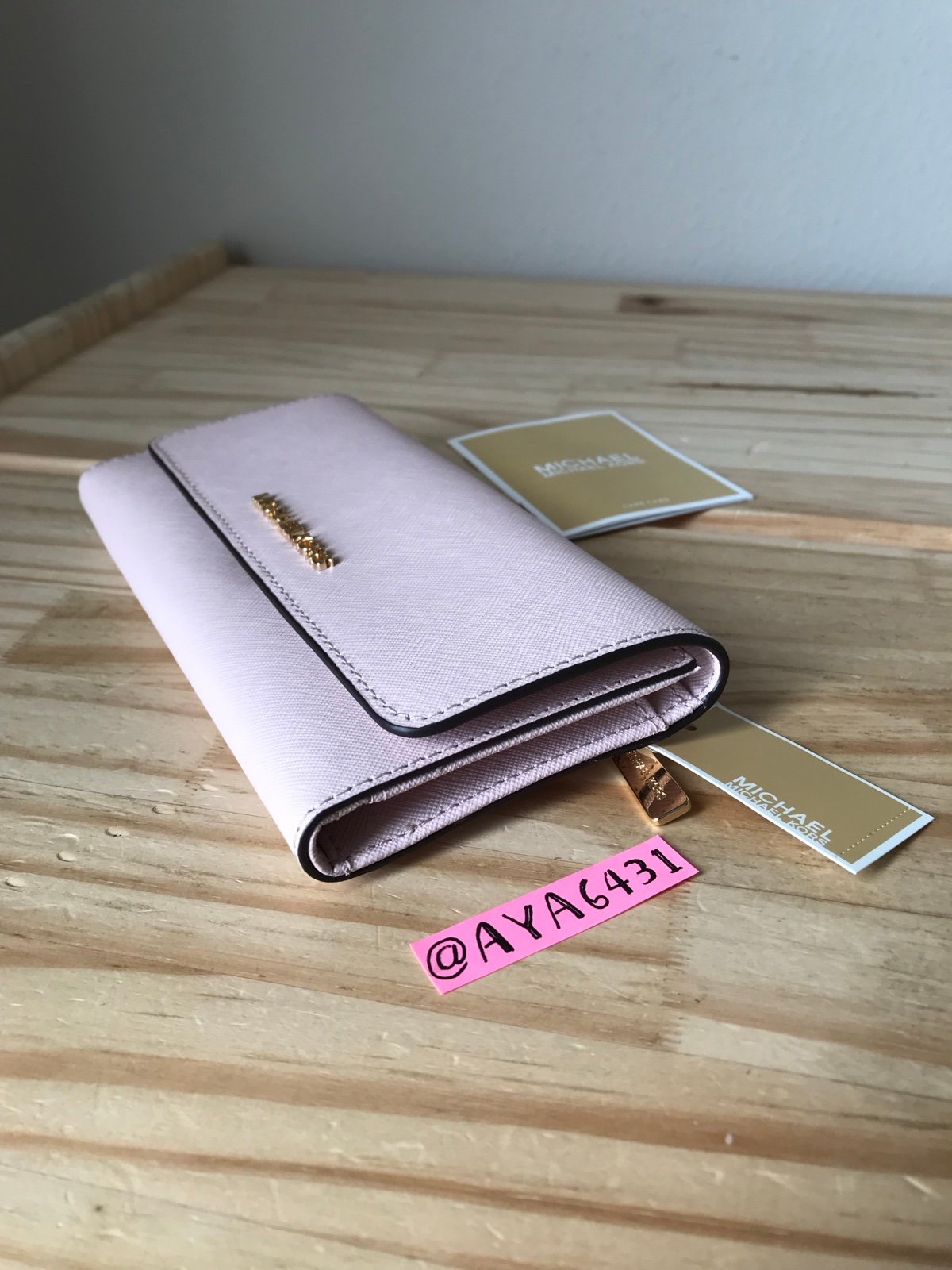 Michael Kors Jet set travel large trifold
