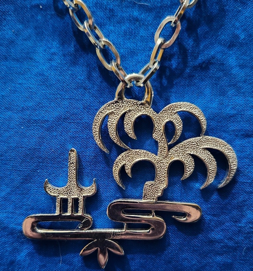Rare Trifari L'Orient Pagoda Tree Silver Tone 25 Statement Pendant Necklace