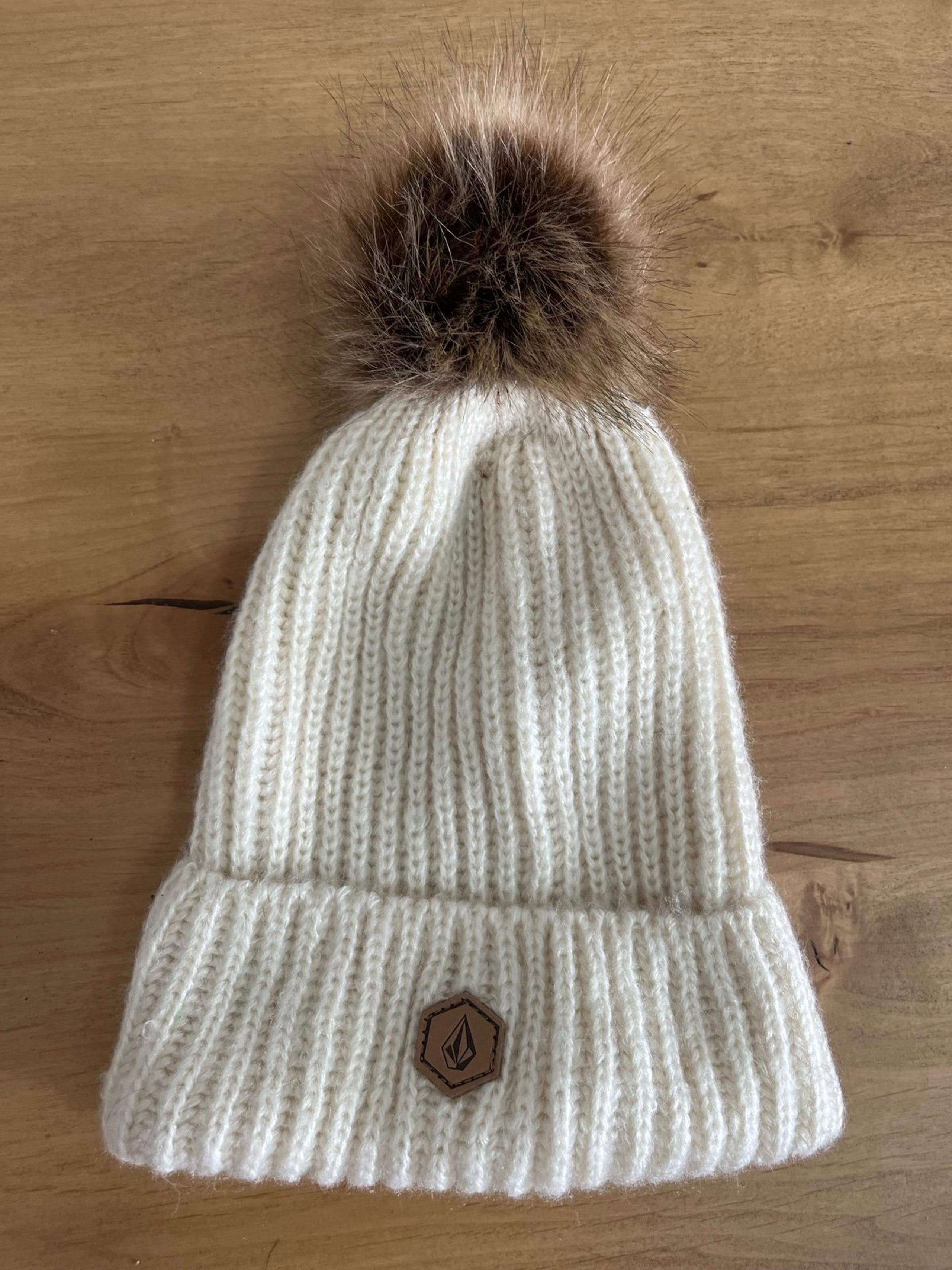 VOLCOM womens Beanie white
