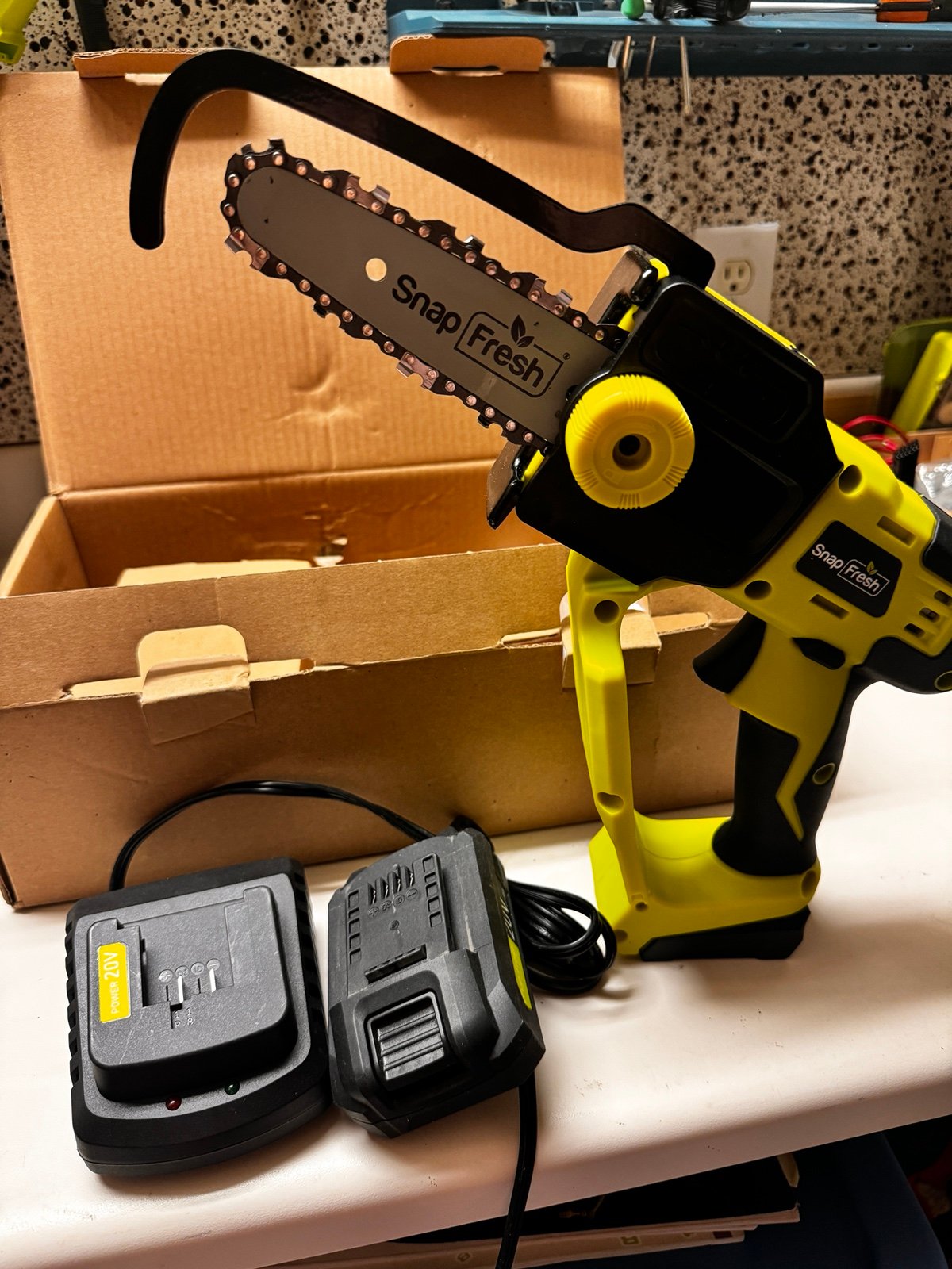 20V Cordless 5 Inch Mini Chainsaw