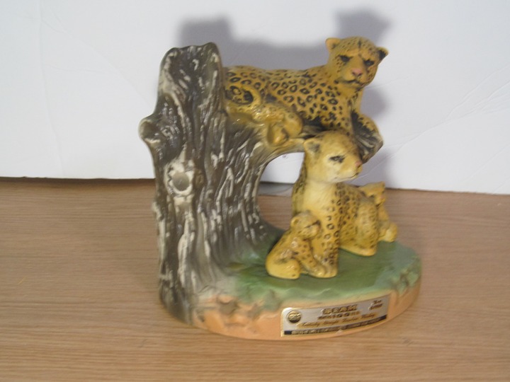 Jim Beam Decanter Tiger Family W/ Two Cubs Figurine! RARE!