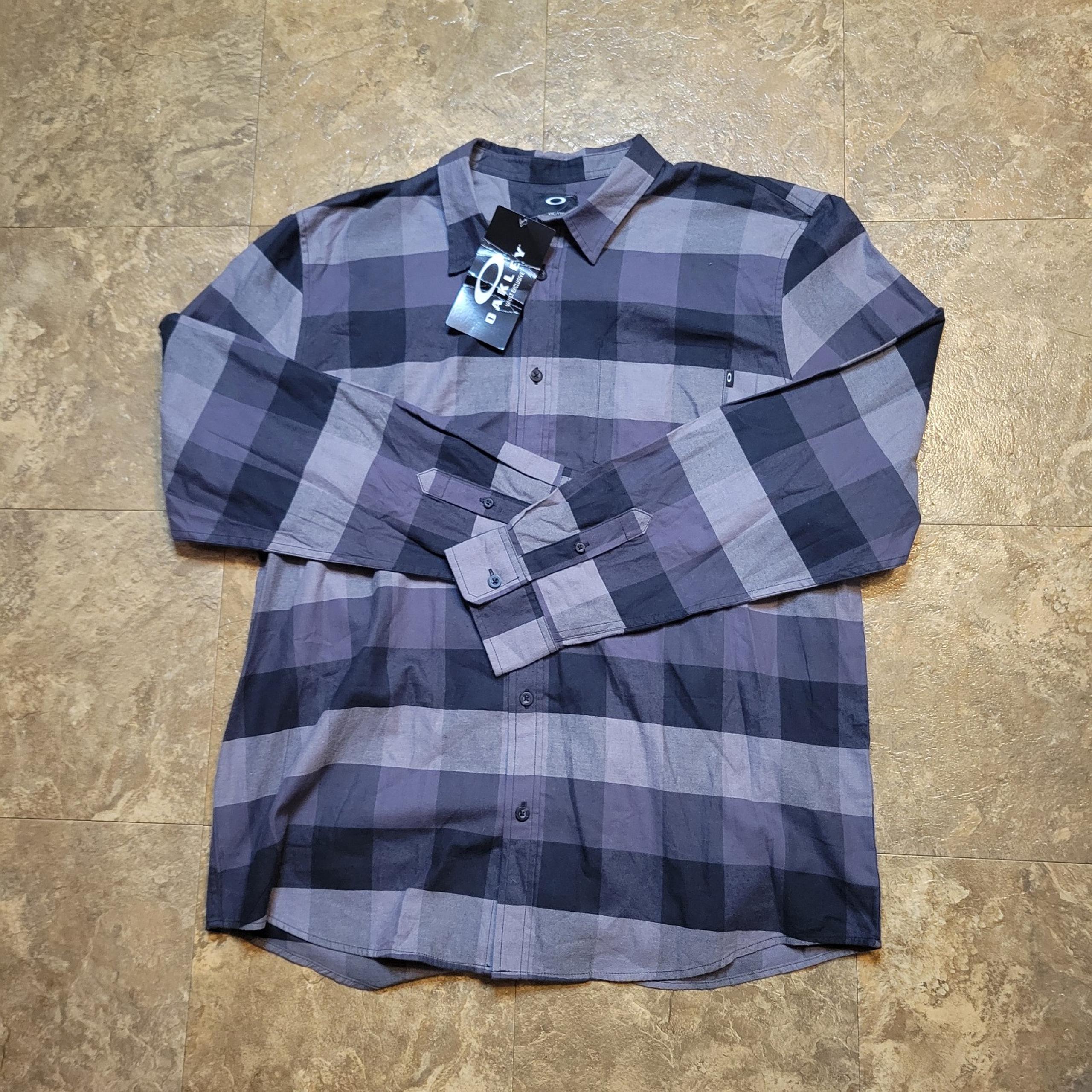 Oakley Fossil Flannel Shirt Mens XXL 2XL Black Gray Long Sleeve Button Up Check