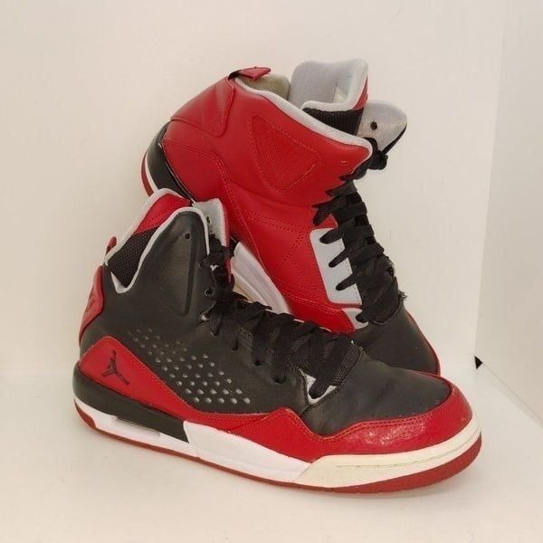 Nike Air Jordan Flight SC3 Boys Pre-owned Black/Red/Gray Hi-Top Sneakers-sz. 7Y