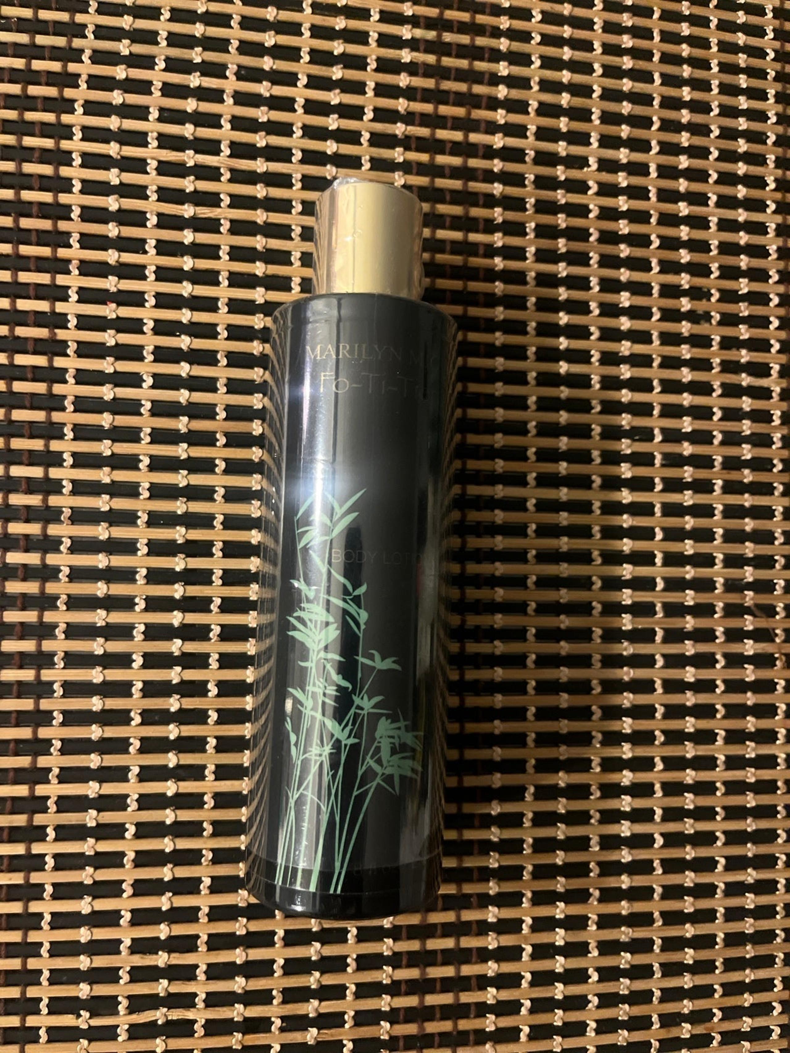 Marilyn Miglin fo-ti-tieng body lotion