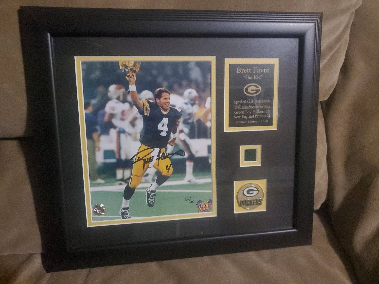 Brett farve THE Kid game used autographed photo insert collage