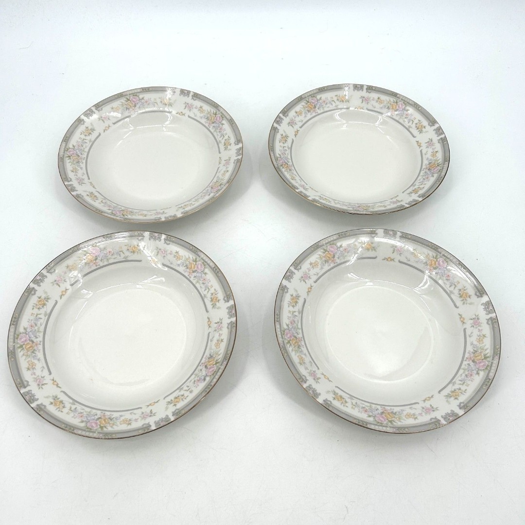 FARBERWARE Set of 4 Vintage 1992 Fine China White Floral Southampton Bowls 8