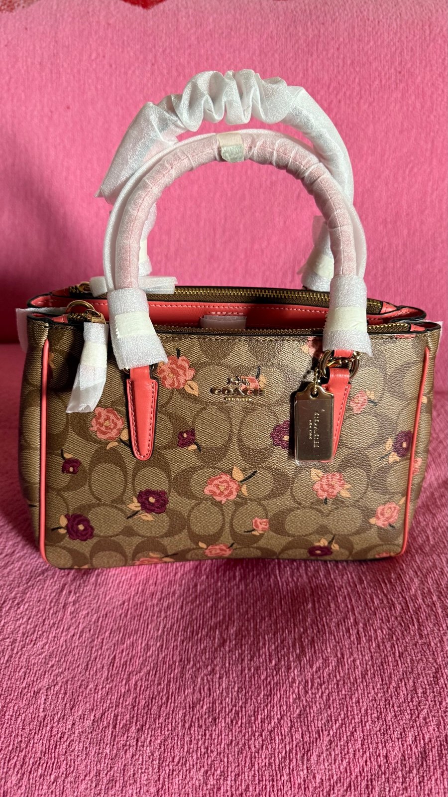 Coach MINI SURREY CARRYALL IN SIGNATURE CANVAS WITH TOSSED PEONY PRINT KHAKIPINK