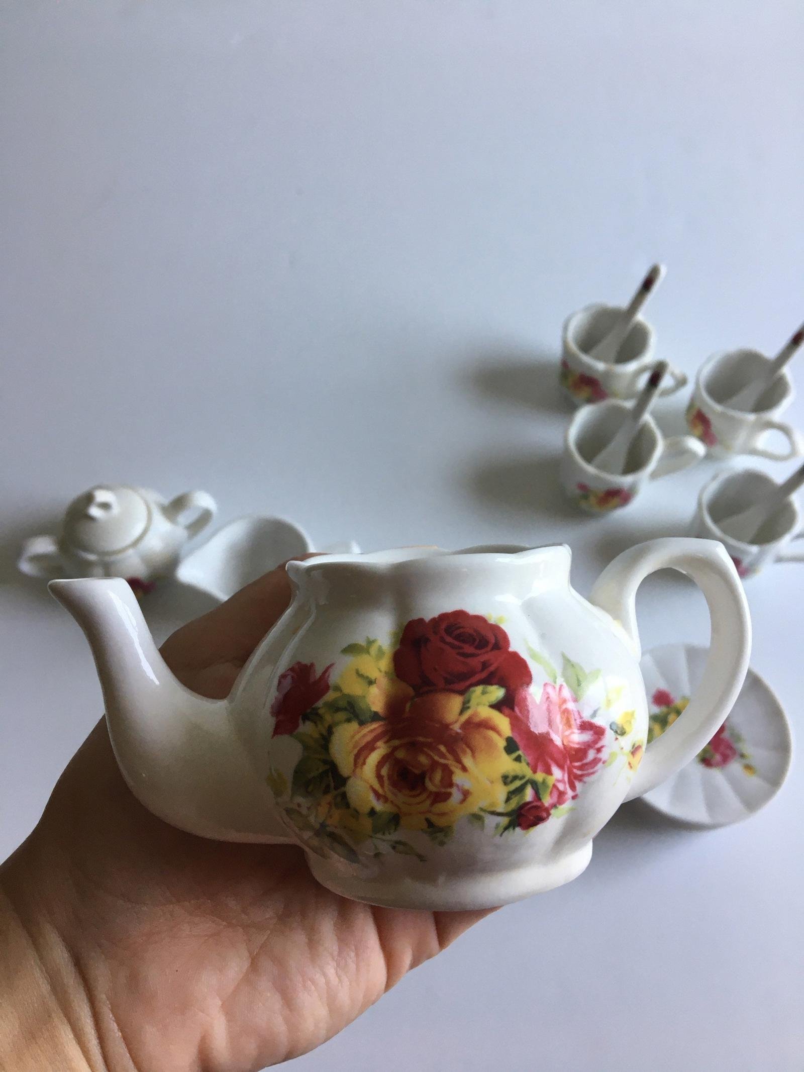 Vintage Miniature Tea Set - 20-Piece Precious 1980s Collectible