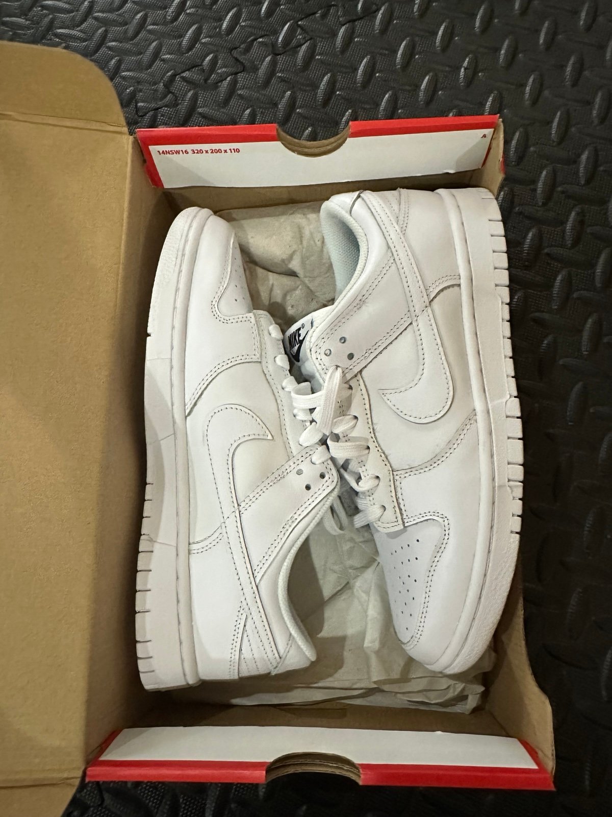 NEW Nike DUNK LOW ‘Triple White’