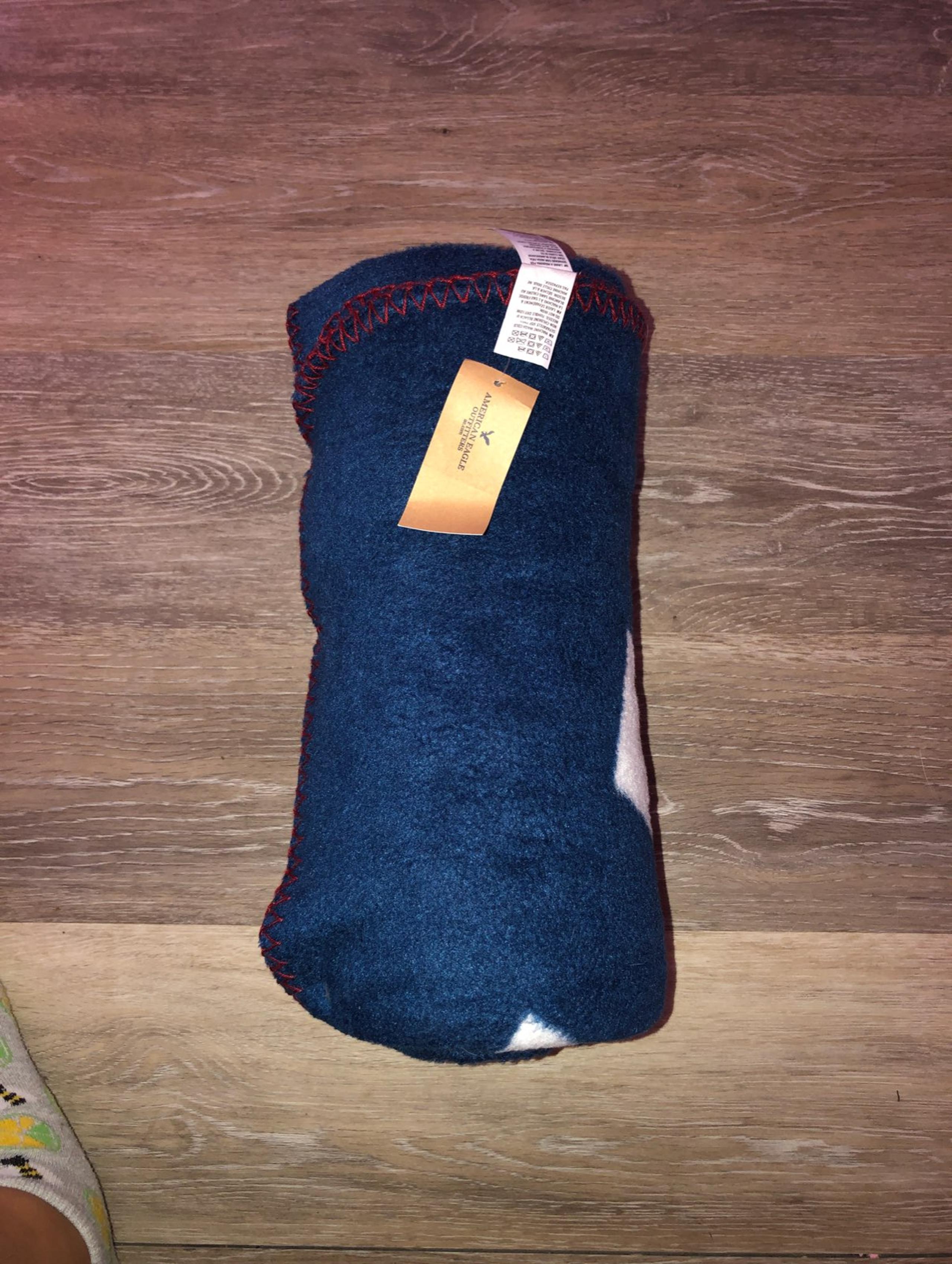 blanket - American Eagle