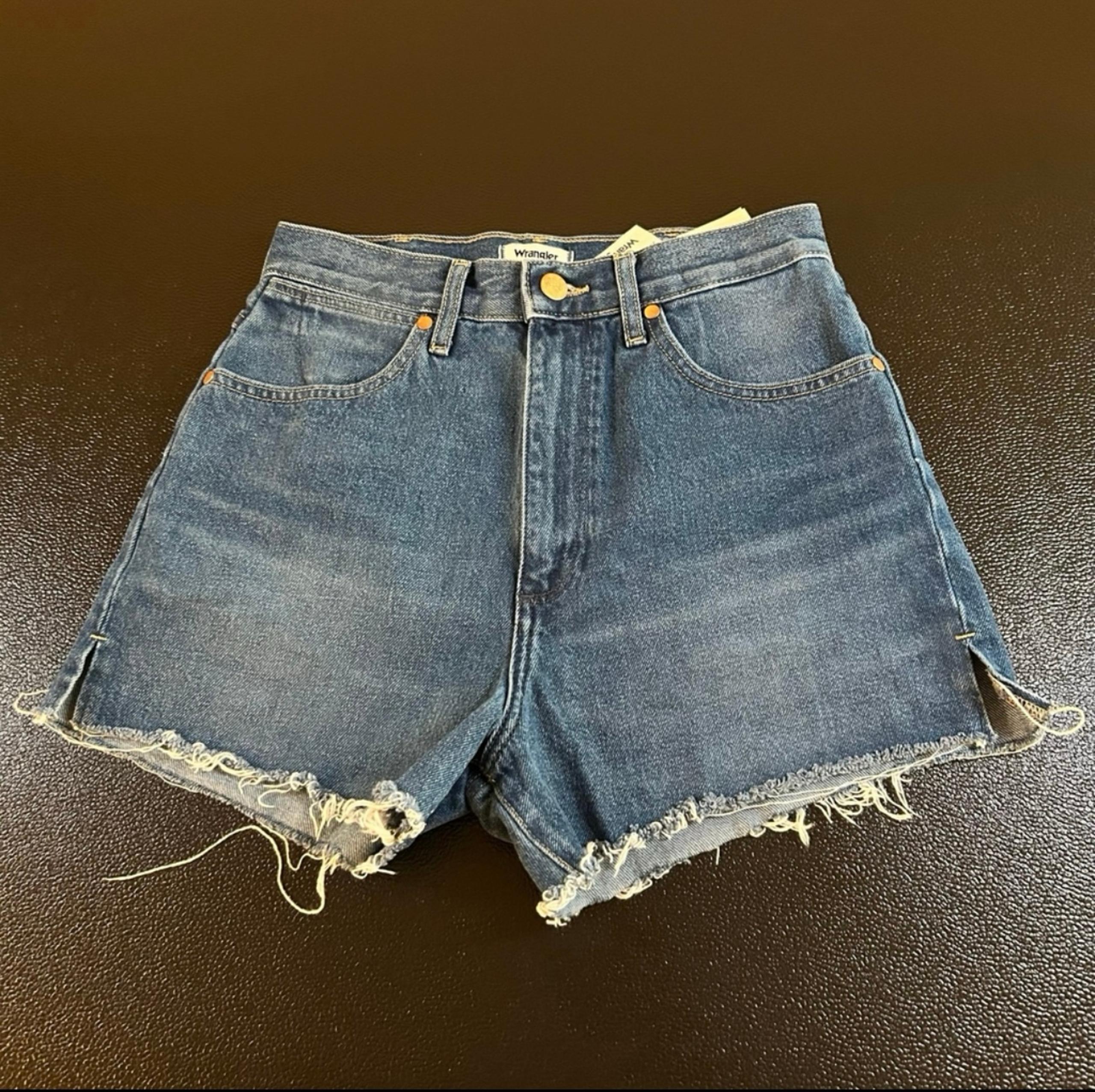 Wrangler Denim Shorts Frayed Hem High Waist Casual Blue Jean Womens 26x3"