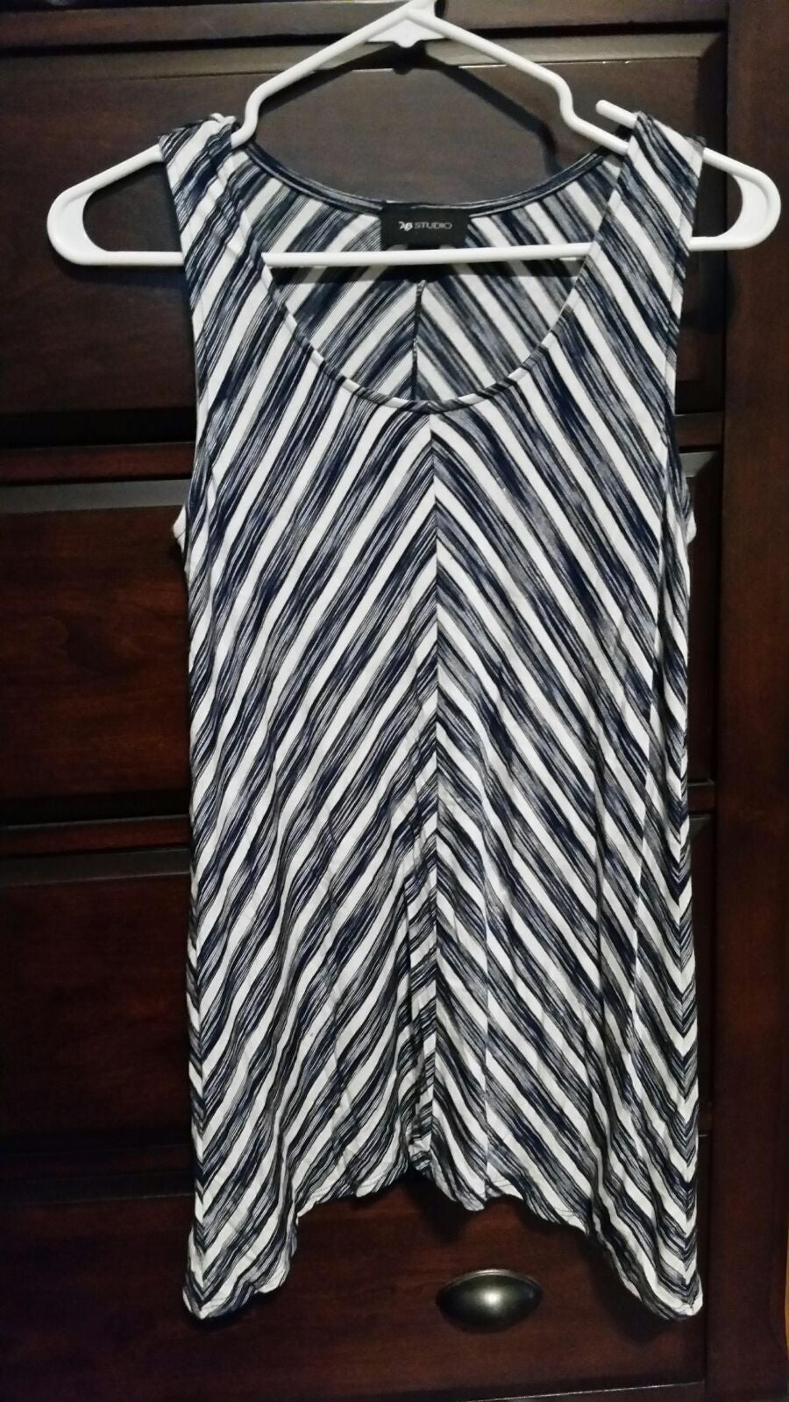AB Studio Tank Top Size Medium Navy