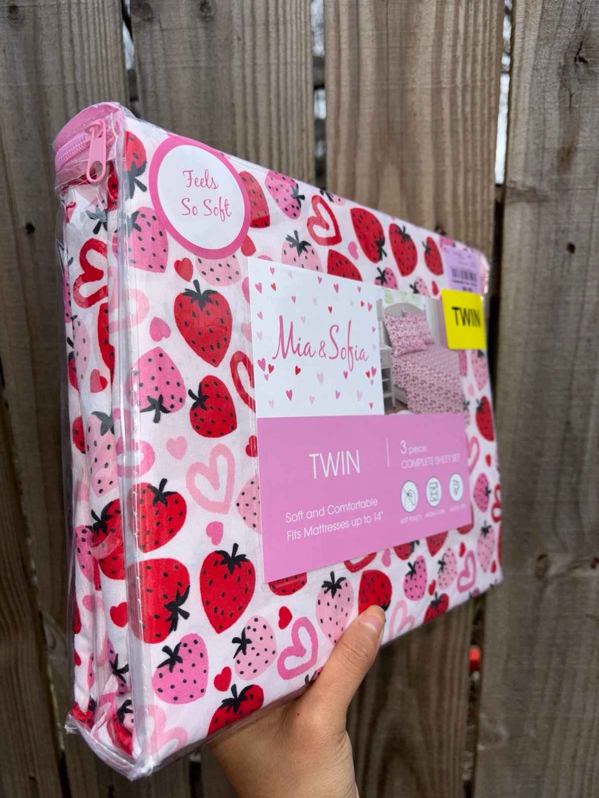 Valentine Bed Sheet Set/ Heart shape strawberries With Hearts