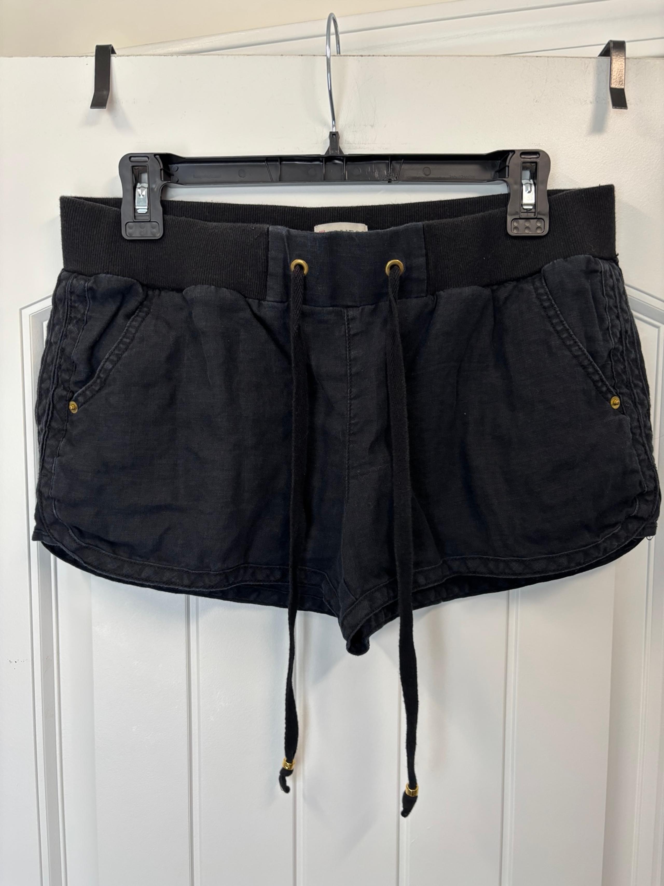 Women’s Black GUESS pull on Shorts Size M