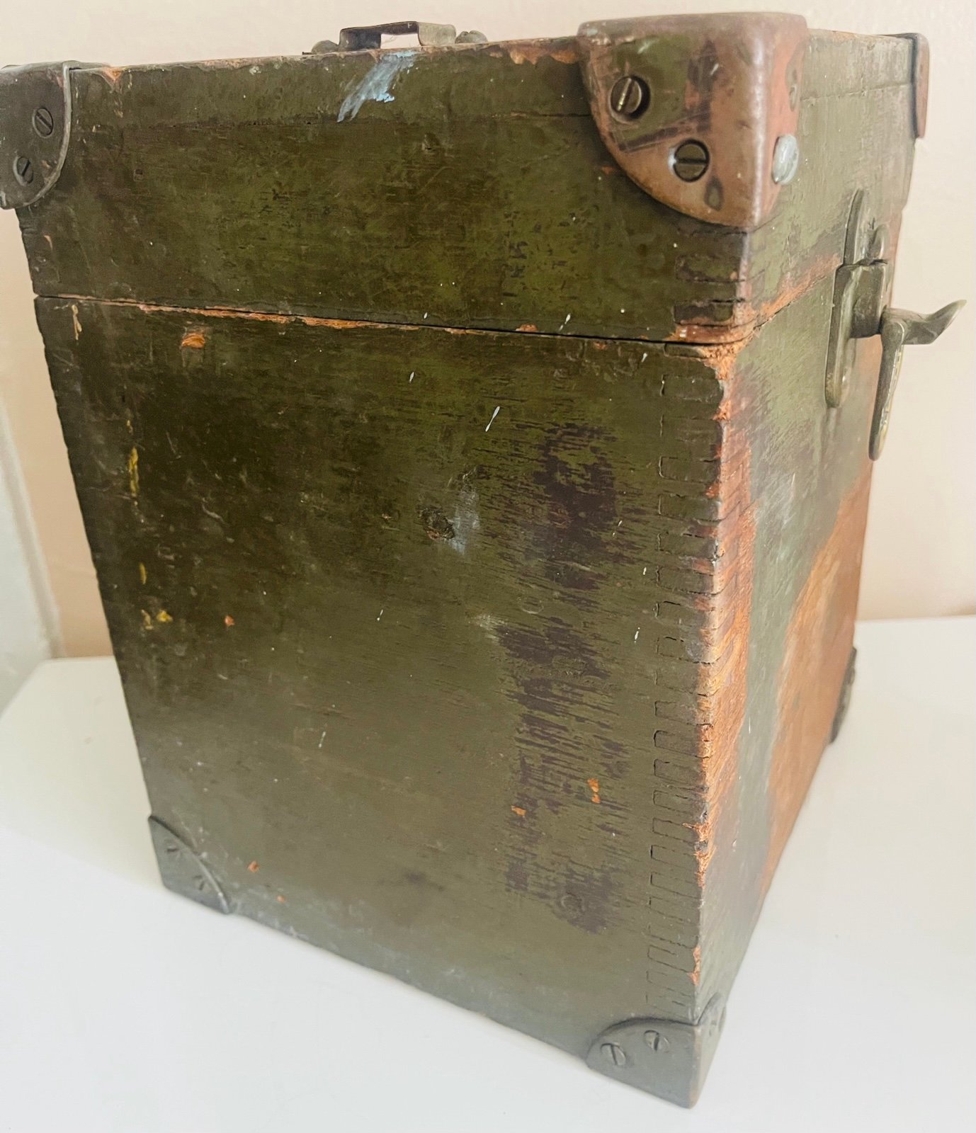 Vintage US Army Signal Corps BX-8 Green Wood Box