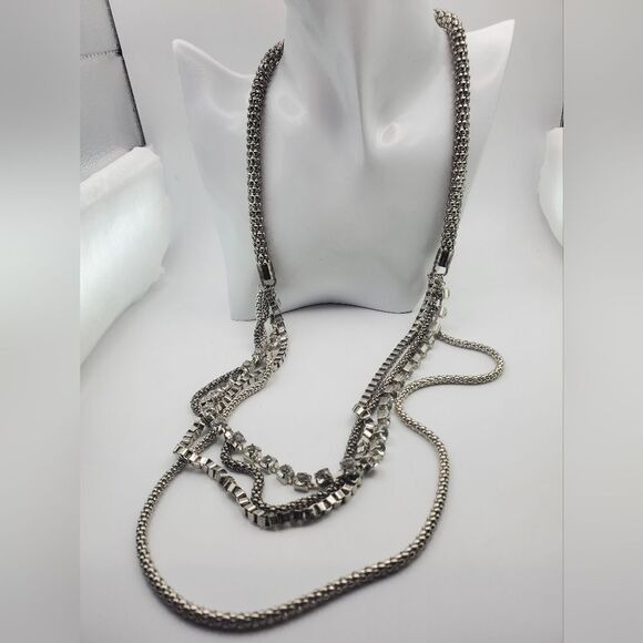 Devoted blossom‎ chainmail necklace N1139