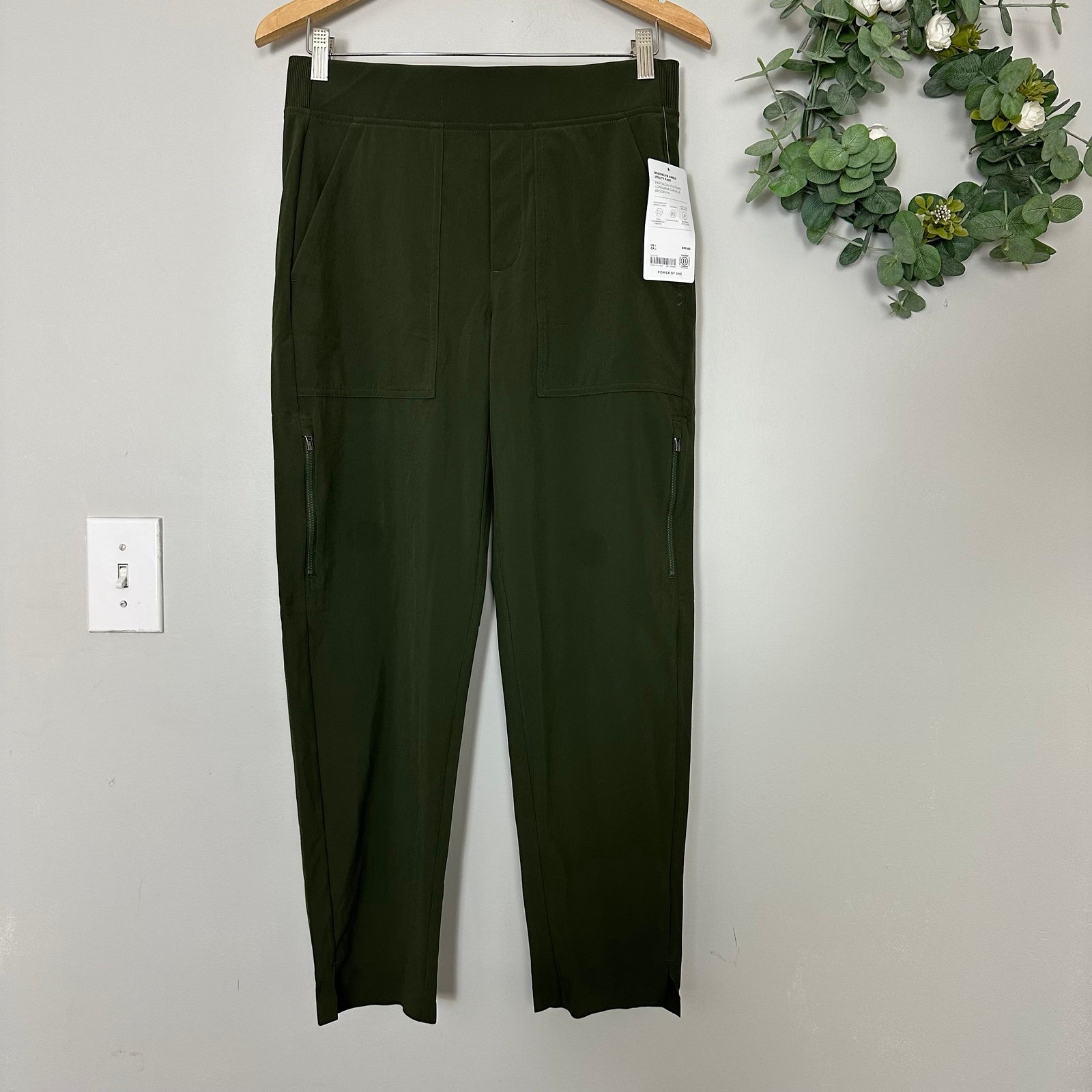 NWT Athleta Brooklyn Mid Rise Ankle Utility Pant size 6