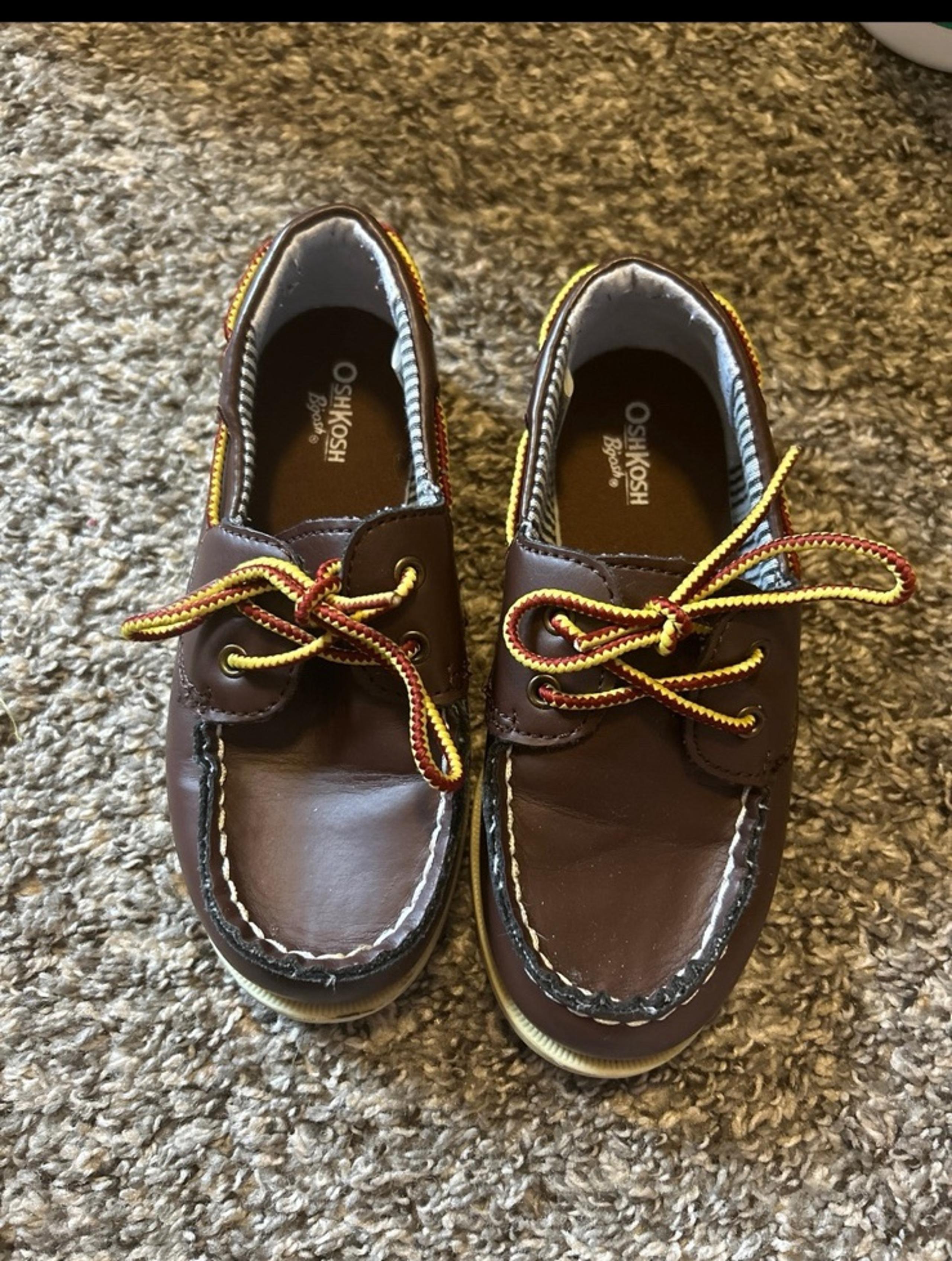 Oshkosh B’Gosh Brown Leather Boat Shoes Size 12 Toddler